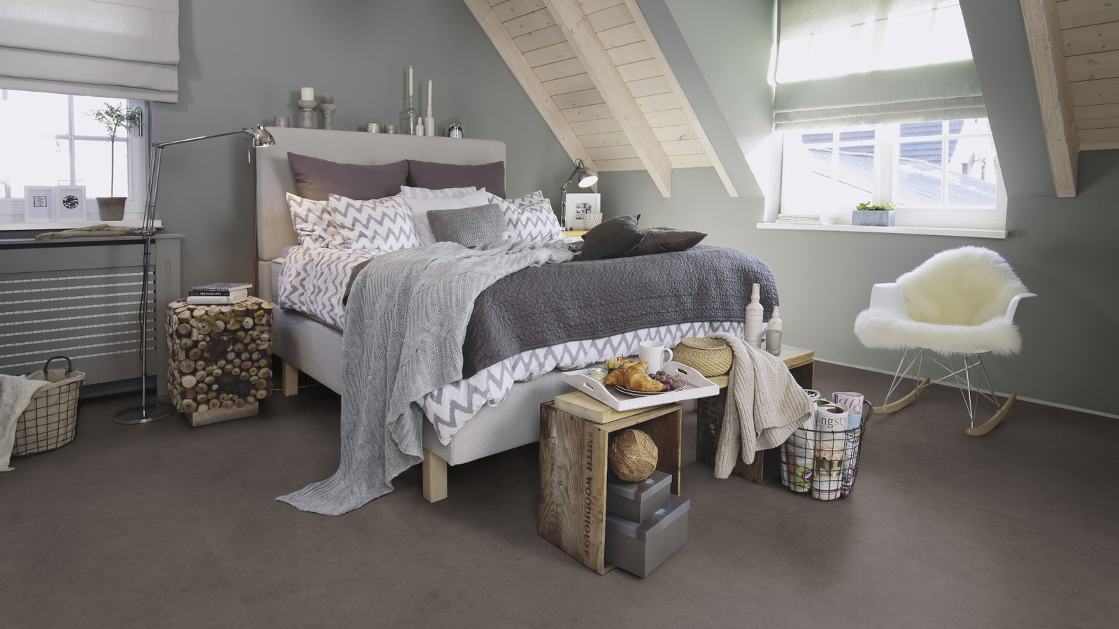 Milieubild Schlafzimmer im modernen Dachgeschoss - wineo PL118R