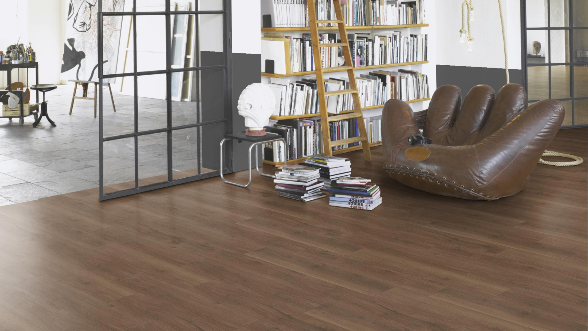 Milieubild Modernes Wohnzimmer mit Atelier - Parador HDF Klick-Designboden Modular ONE Eiche Spirit geräuchert Milieubild Modernes Wohnzimmer mit Atelier - Parador 1730773
