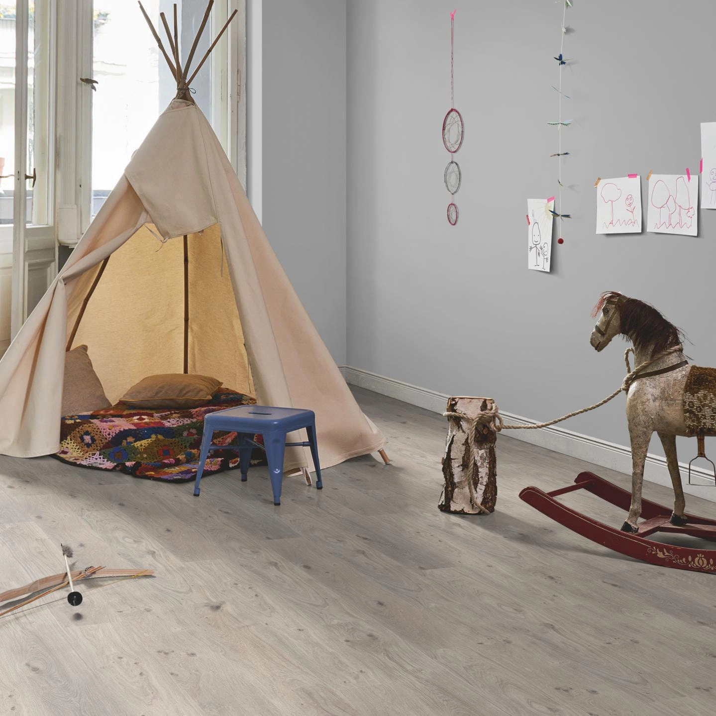 Milieubild Kinderzimmer in Stadtwohnung - Parador Laminat Basic 400 Eiche Natur Grau Milieubild Kinderzimmer in Stadtwohnung - Parador 1593798
