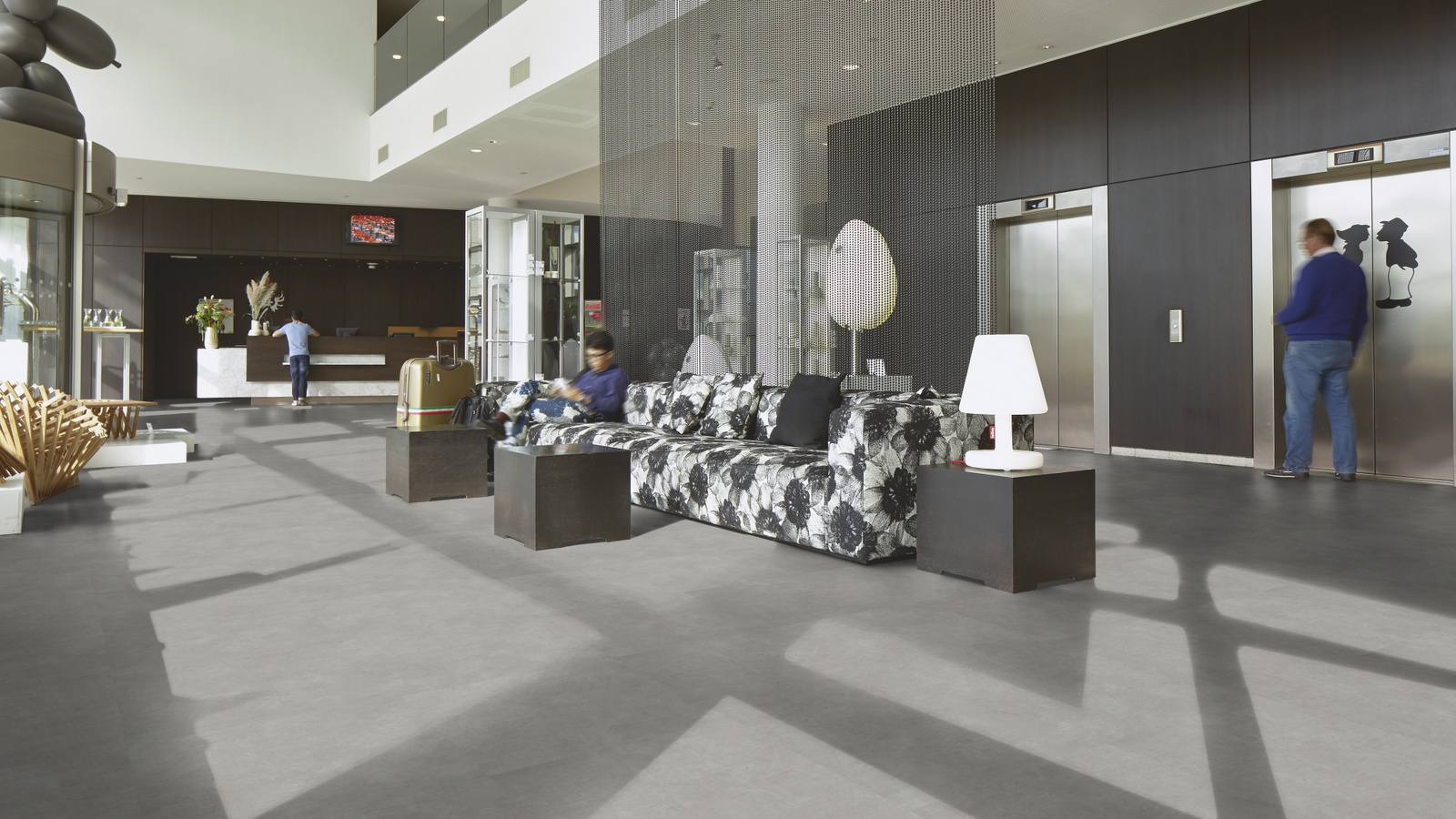 Milieubild Hotellobby mit Rezeption - Forbo Flooring 220183