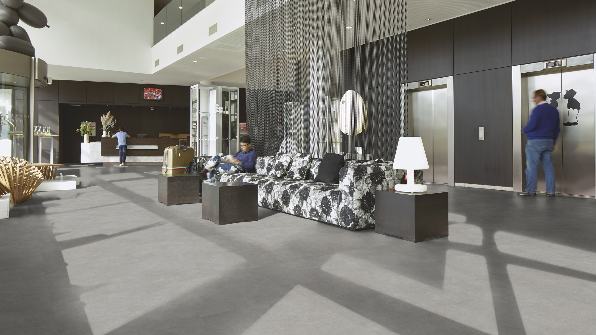 Milieubild Hotellobby mit Rezeption - Forbo Flooring 220183