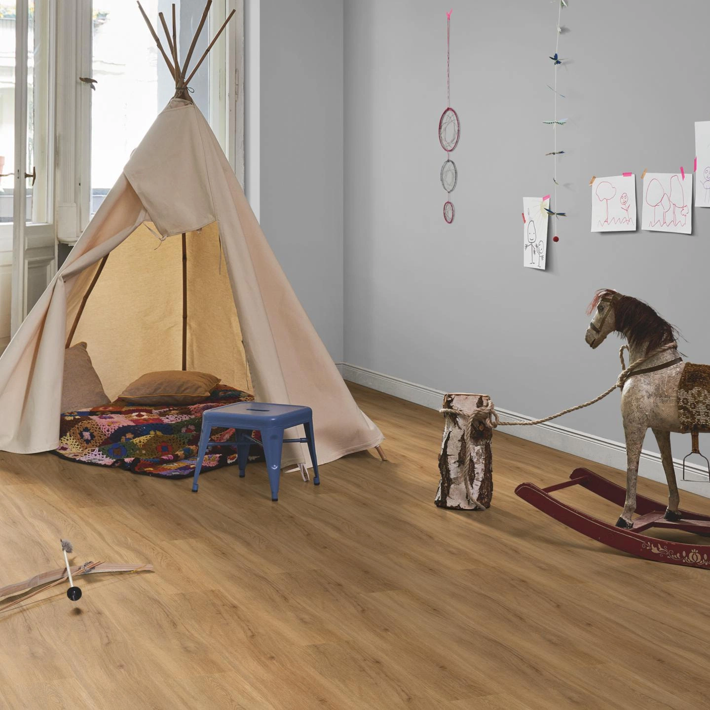 Milieubild Kinderzimmer in Stadtwohnung - Parador Klebe-Vinyl Basic 2.0 Eiche Sierra natur Milieubild Kinderzimmer in Stadtwohnung - Parador 1730791