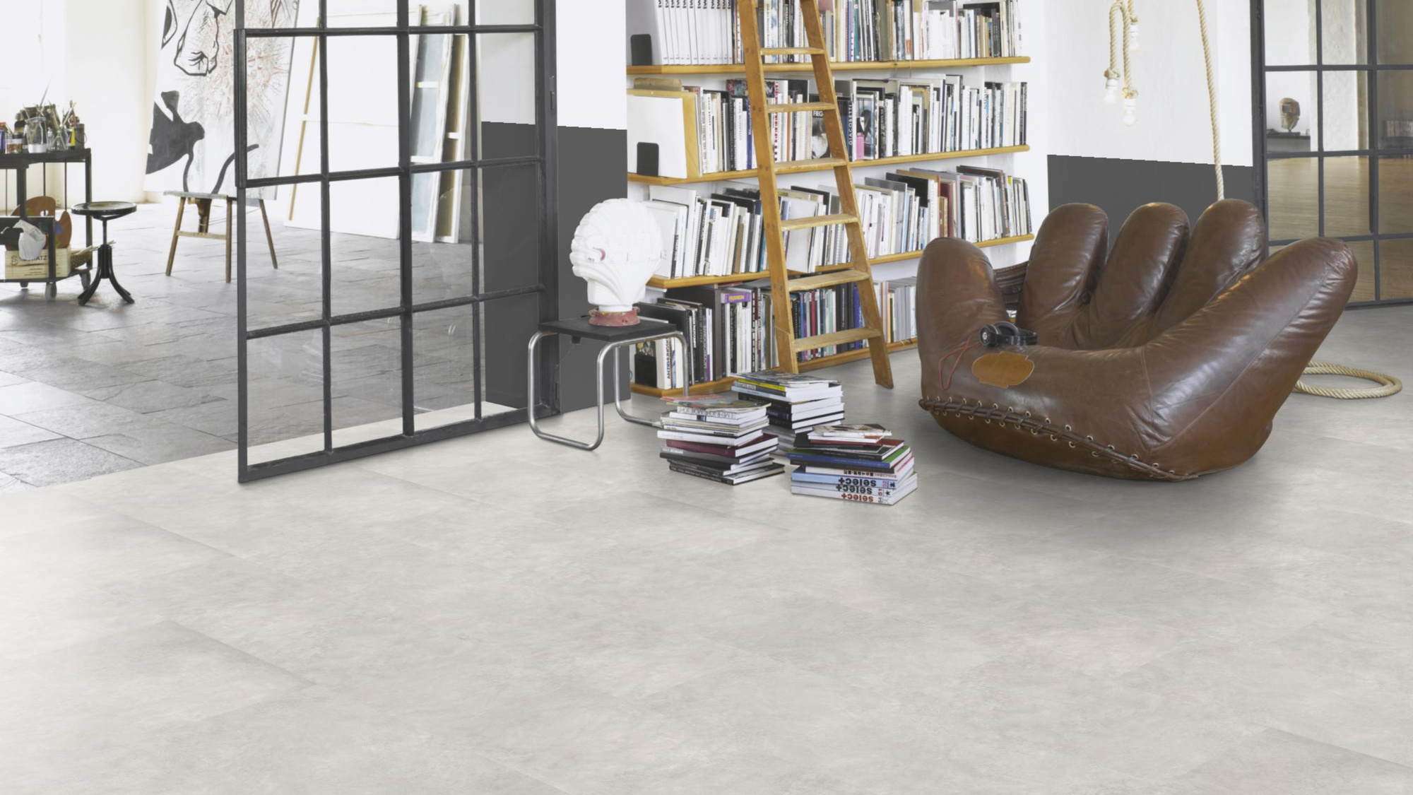 Milieubild Modernes Wohnzimmer mit Atelier - Parador Laminat Trendtime 5 Beton hellgrau Milieubild Modernes Wohnzimmer mit Atelier - Parador 1743595