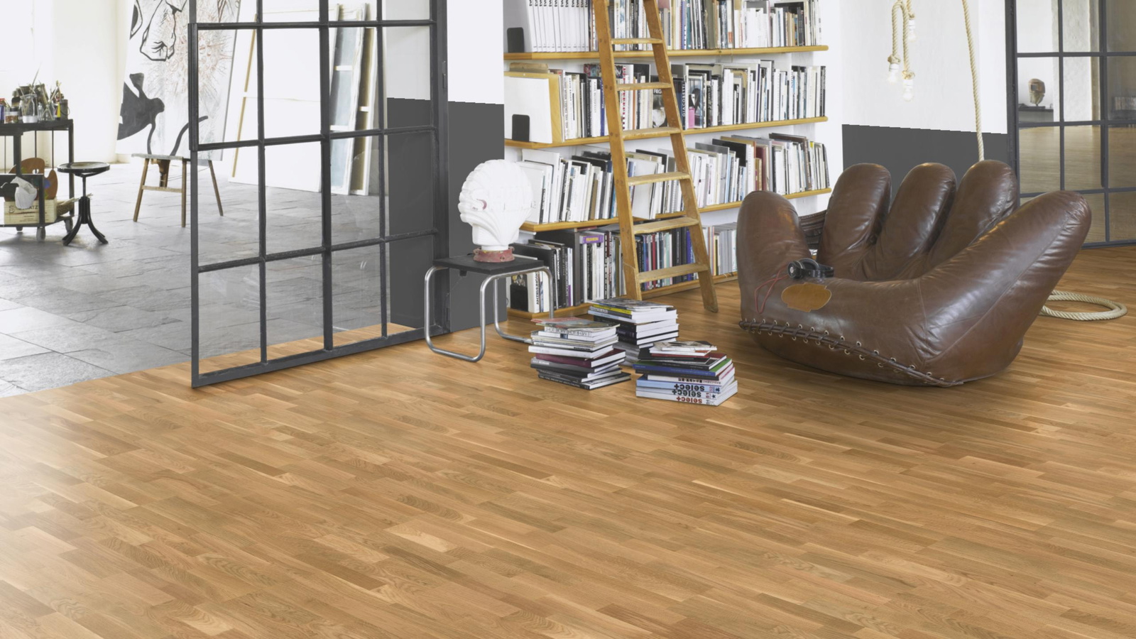 Milieubild Modernes Wohnzimmer mit Atelier - Parador 1569685