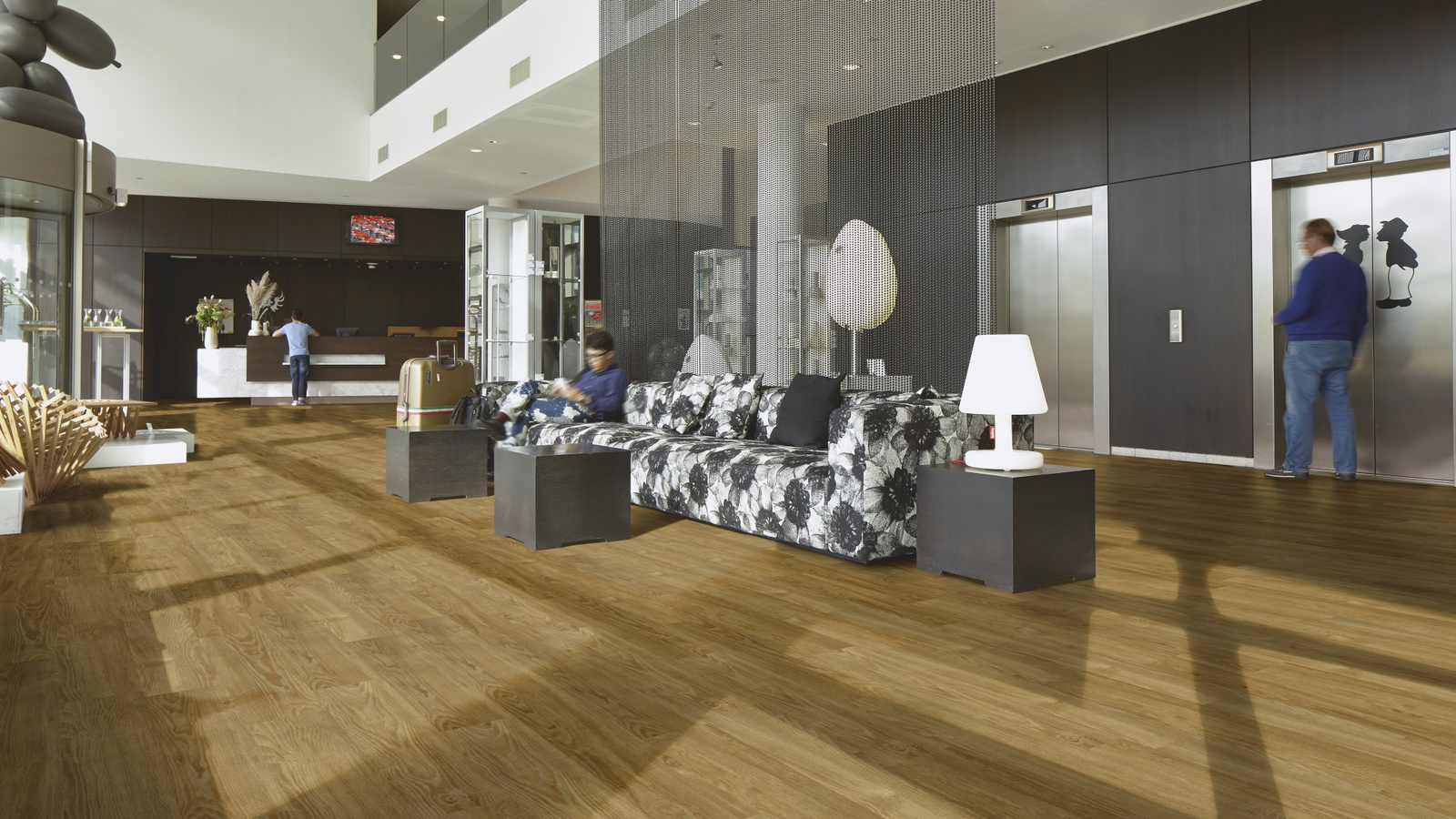 Milieubild Hotellobby mit Rezeption - Forbo Flooring 243615