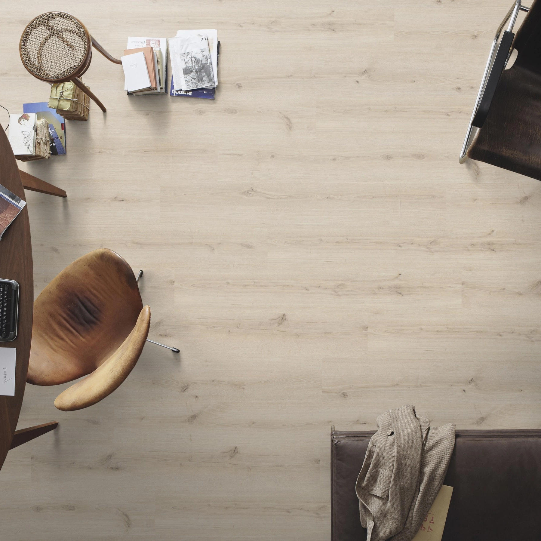 Milieubild Büro mit ovalem Tisch - Draufsicht - MEISTER Laminat LC 150 Turmeiche cremeweiß Milieubild Büro mit ovalem Tisch - Draufsicht - MEISTER 600014-1288198-07119