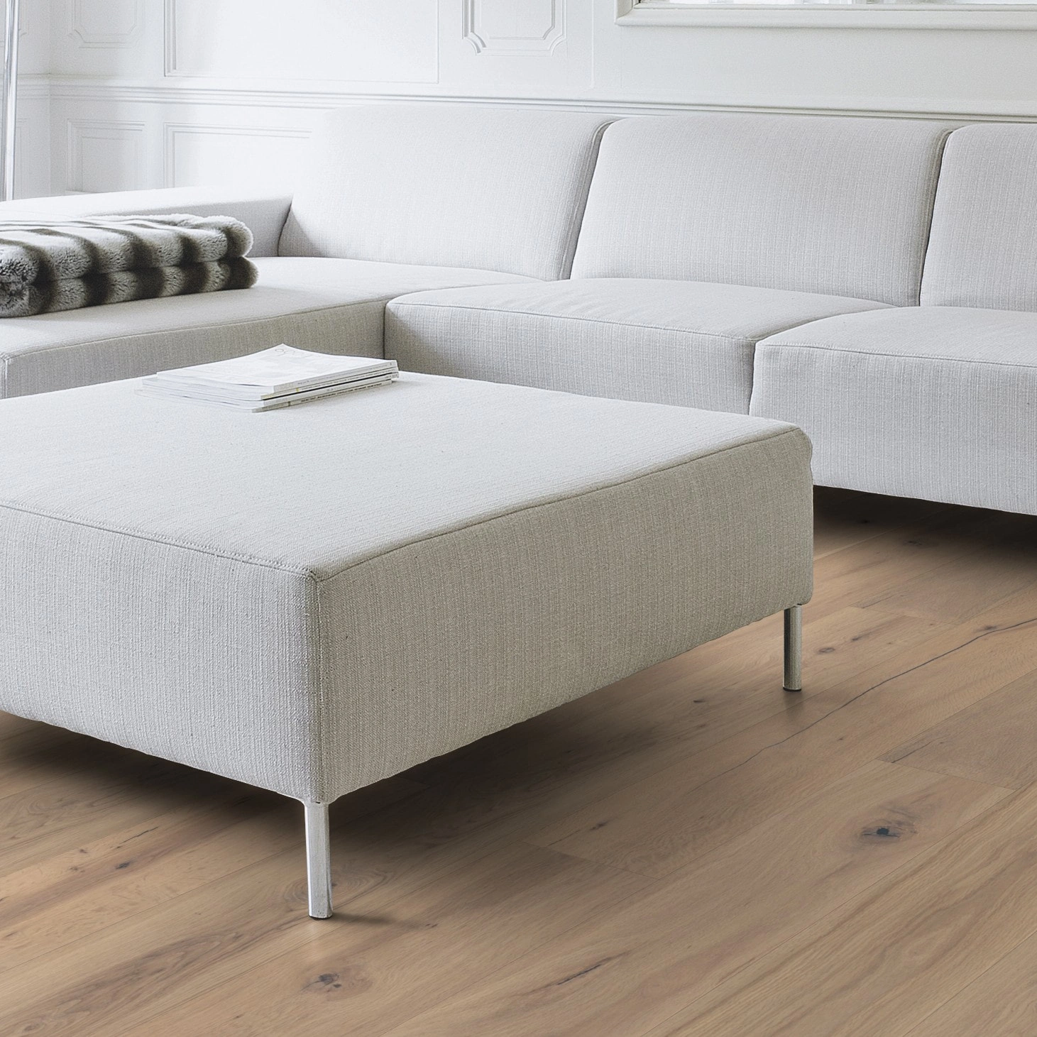 Milieubild Wohnzimmer mit Couch - Nahansicht - Wicanders Wise Parkett Essential Bremen Milieubild Wohnzimmer mit Couch - Nahansicht - Wicanders Wise 82000875