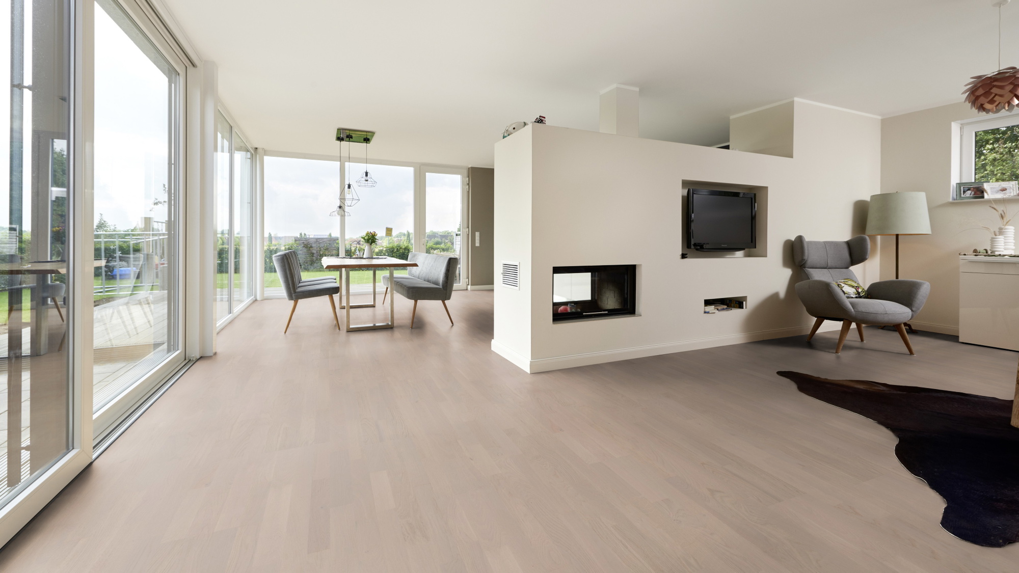 Milieubild Wohnzimmer mit Essbereich und Kamin - ter Hürne Parkett Tailored Collection Eiche Saar Milieubild Wohnzimmer mit Essbereich und Kamin - ter Hürne 1101312506