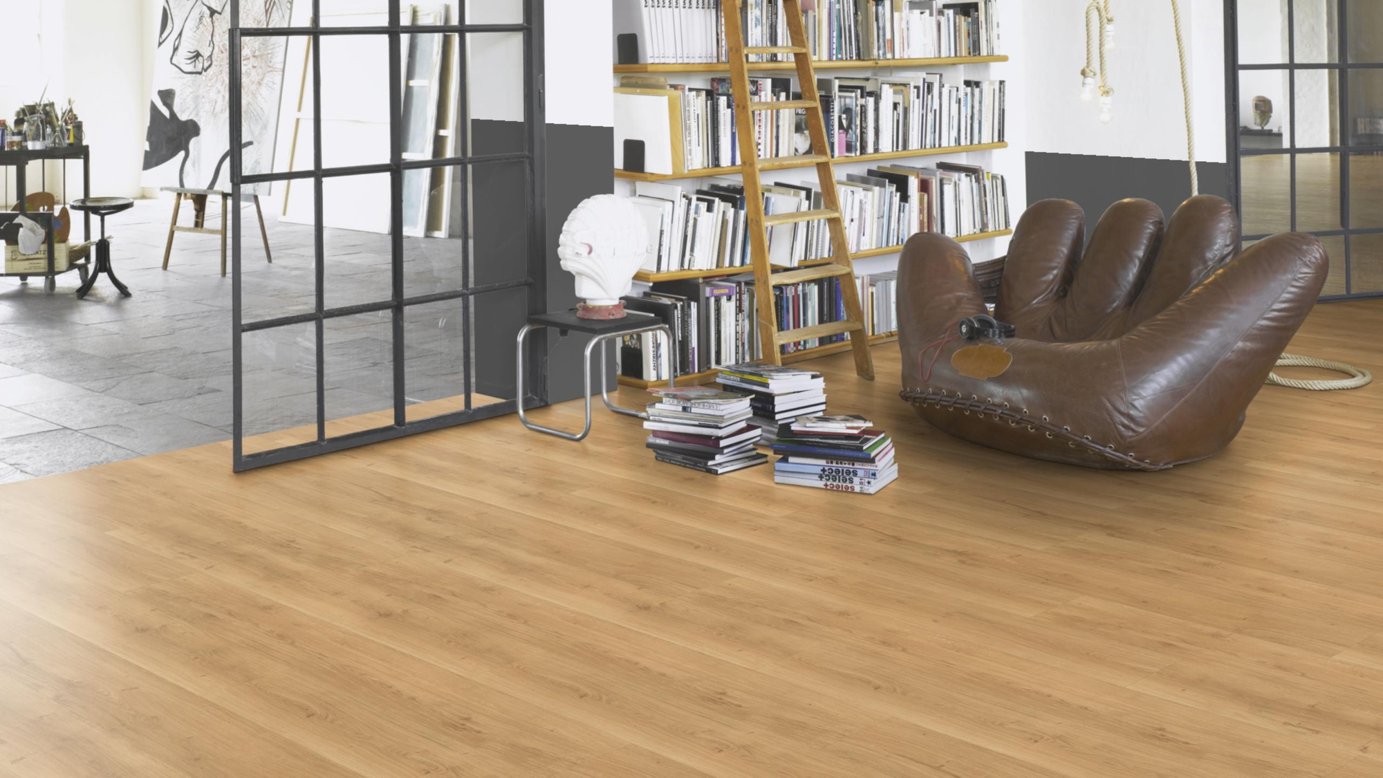 Milieubild Modernes Wohnzimmer mit Atelier - Parador HDF Klick-Designboden Modular ONE Eiche Spirit natur Milieubild Modernes Wohnzimmer mit Atelier - Parador 1730808
