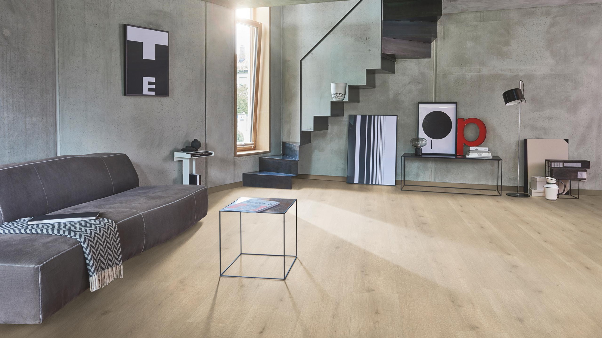 Milieubild Wohnzimmer im modernen Loft-Stil - Parador HDF Klick-Designboden Modular ONE Eiche Urban hell Milieubild Wohnzimmer im modernen Loft-Stil - Parador 1730805