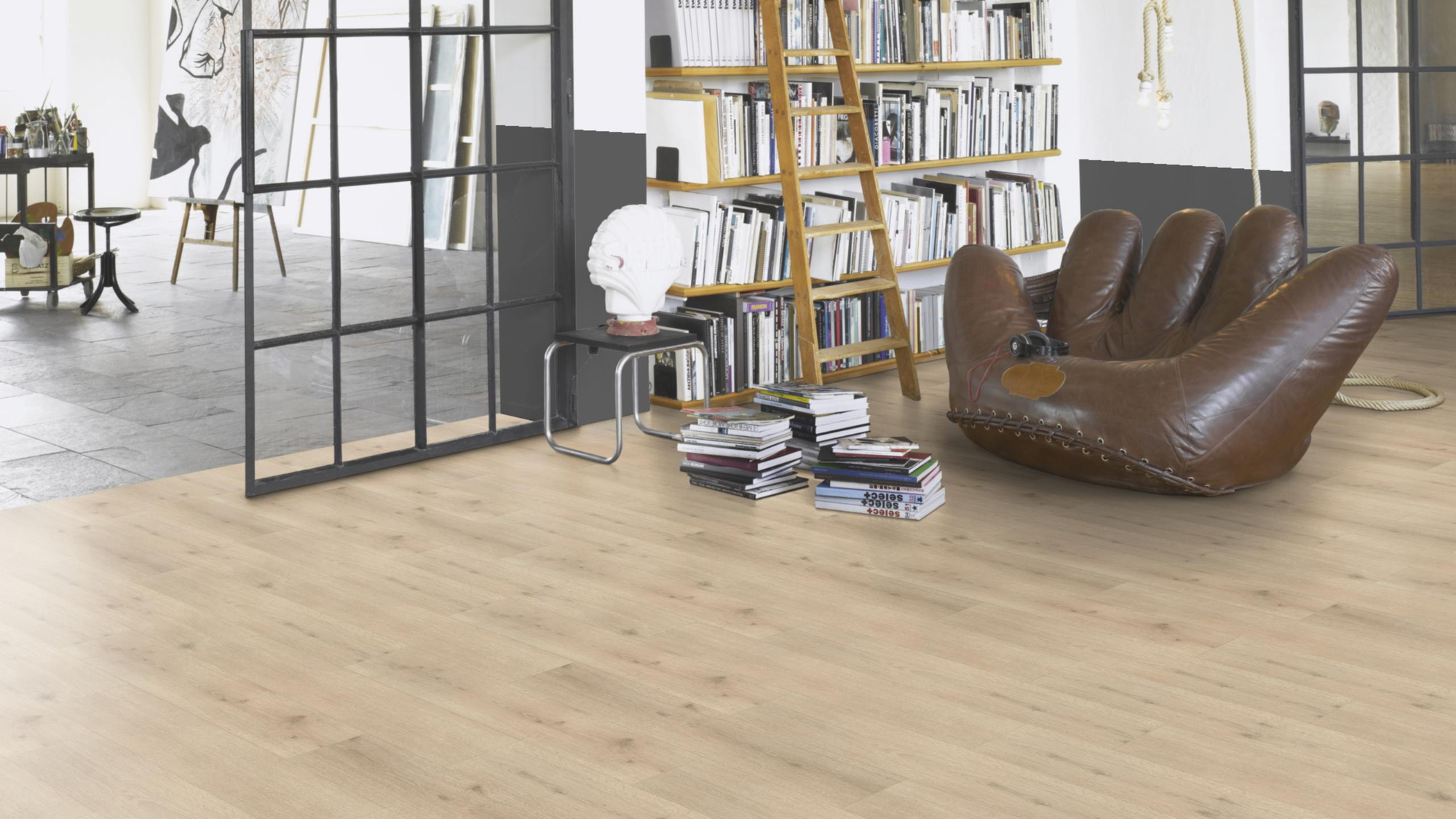 Milieubild Modernes Wohnzimmer mit Atelier - Parador HDF Klick-Designboden Modular ONE Eiche Urban hell Milieubild Modernes Wohnzimmer mit Atelier - Parador 1730769