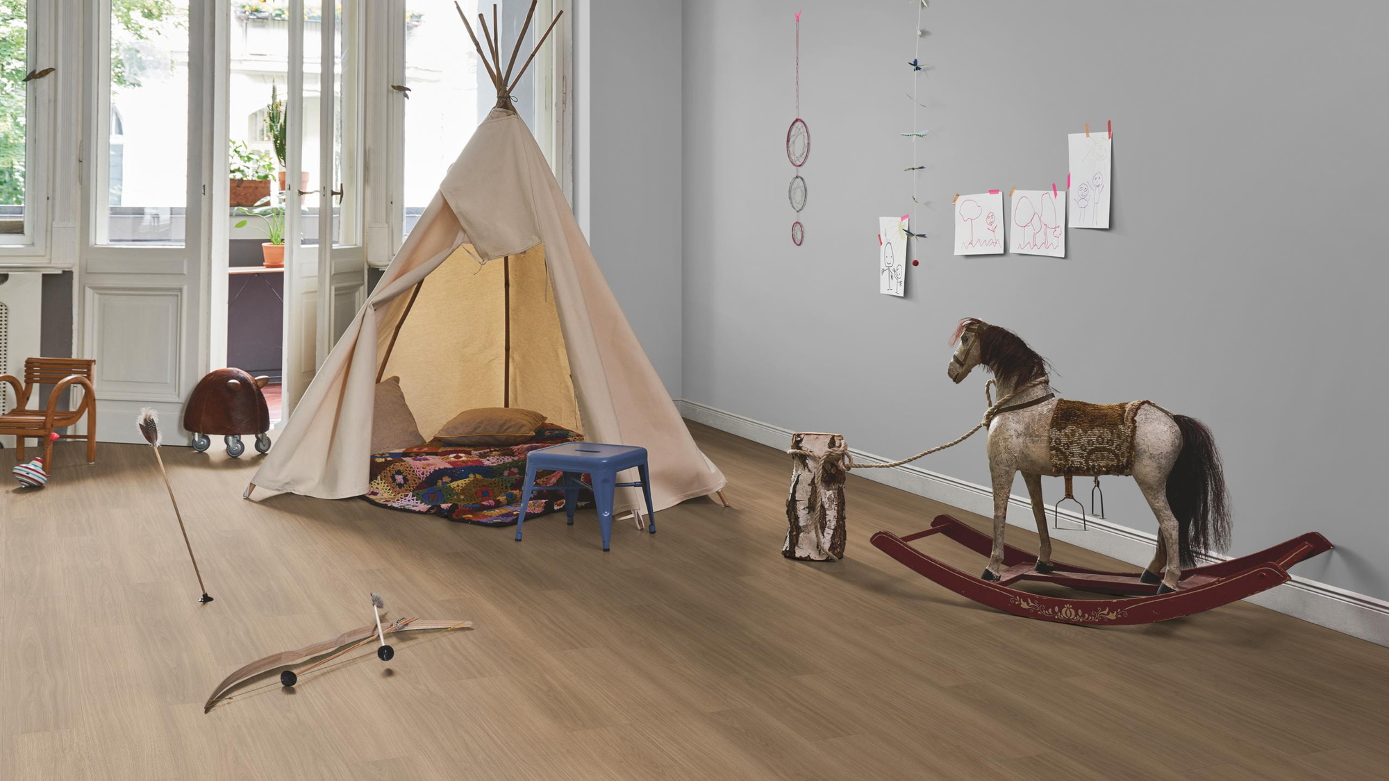 Milieubild Kinderzimmer in Stadtwohnung - Parador HDF Klick-Designboden Modular ONE Eiche Artemis karamellbraun Milieubild Kinderzimmer in Stadtwohnung - Parador 1748714
