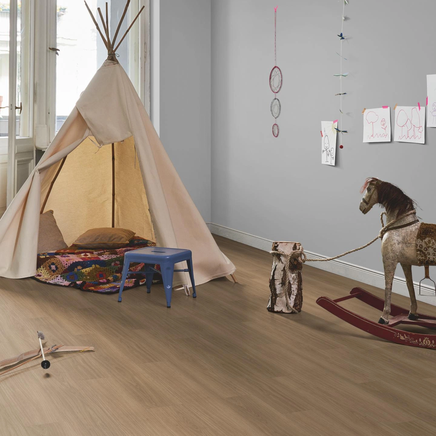 Milieubild Kinderzimmer in Stadtwohnung - Parador HDF Klick-Designboden Modular ONE Eiche Artemis karamellbraun Milieubild Kinderzimmer in Stadtwohnung - Parador 1748714