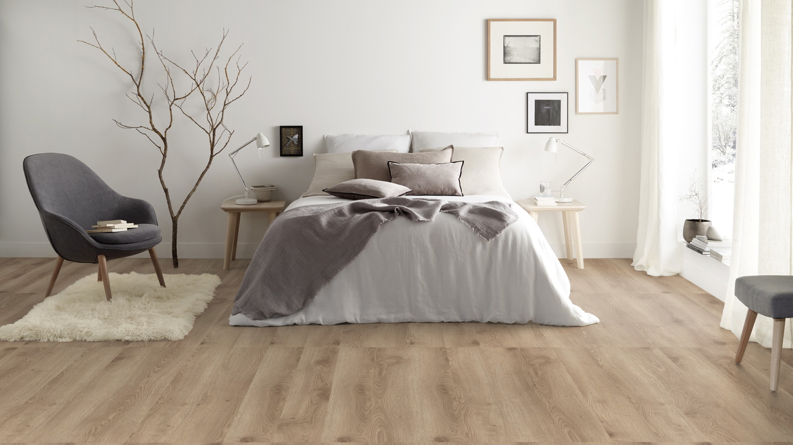 Milieubild Modernes Schlafzimmer - Bett dekoriert mit Kissen - Tarkett 24513019
