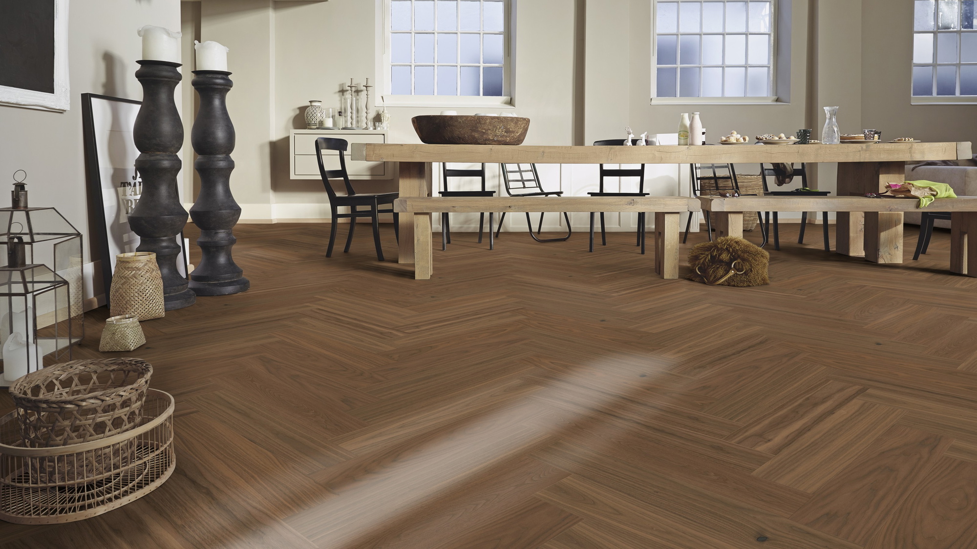 Milieubild Esszimmer mit großem Tisch - MEISTER Holzboden HS 500 Lindura Nussbaum amerikanisch classic Milieubild Esszimmer mit großem Tisch - MEISTER 500010-0700140-08924