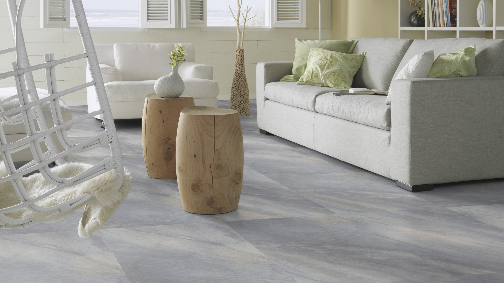 Milieubild Modernes, freundliches Wohnzimmer mit Sofa - Forbo Flooring 243668
