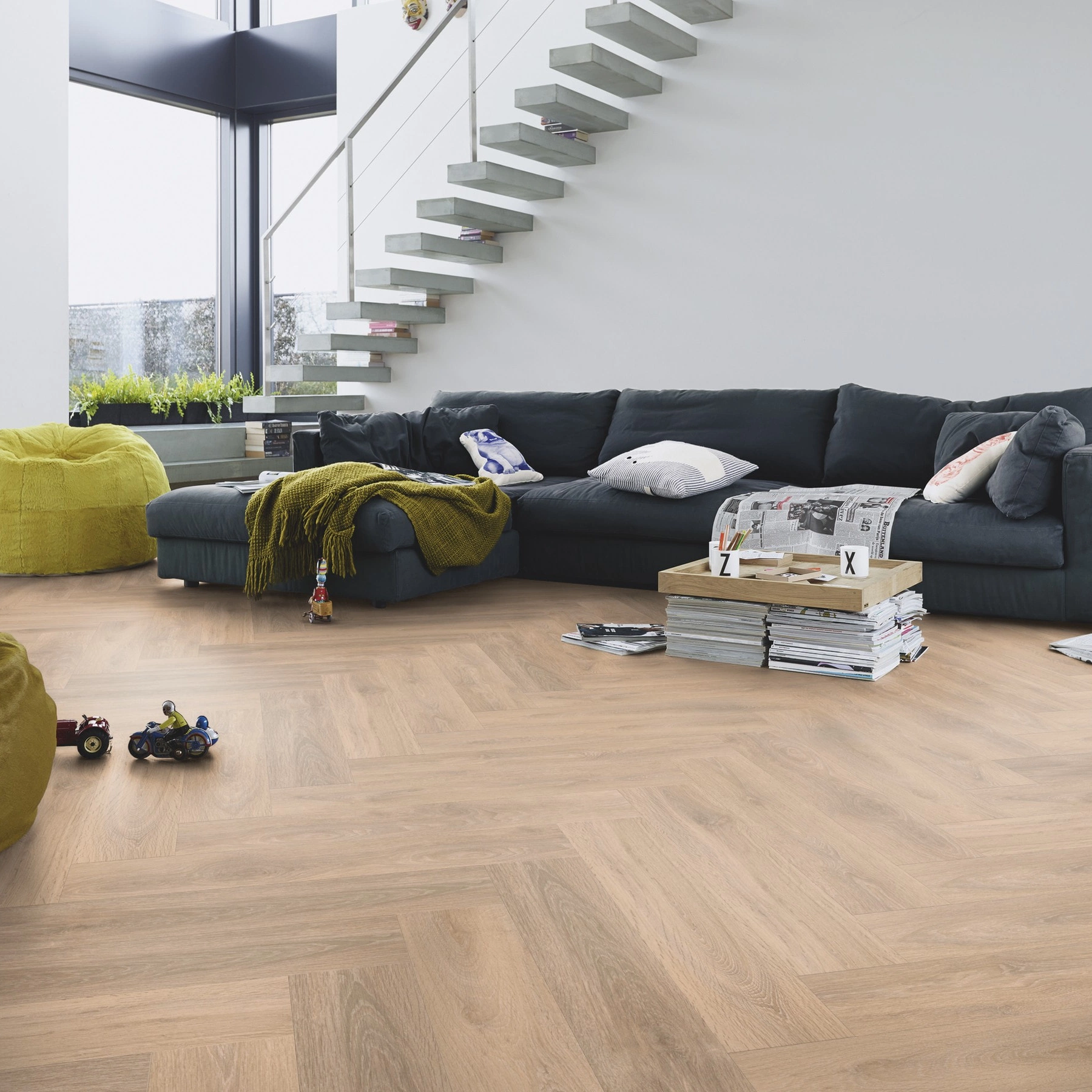 Milieubild Modernes Wohnzimmer mit Kamin - MEISTER Laminat LS 350 Eiche sand Milieubild Modernes Wohnzimmer mit Kamin - MEISTER 600001-0840168-07004