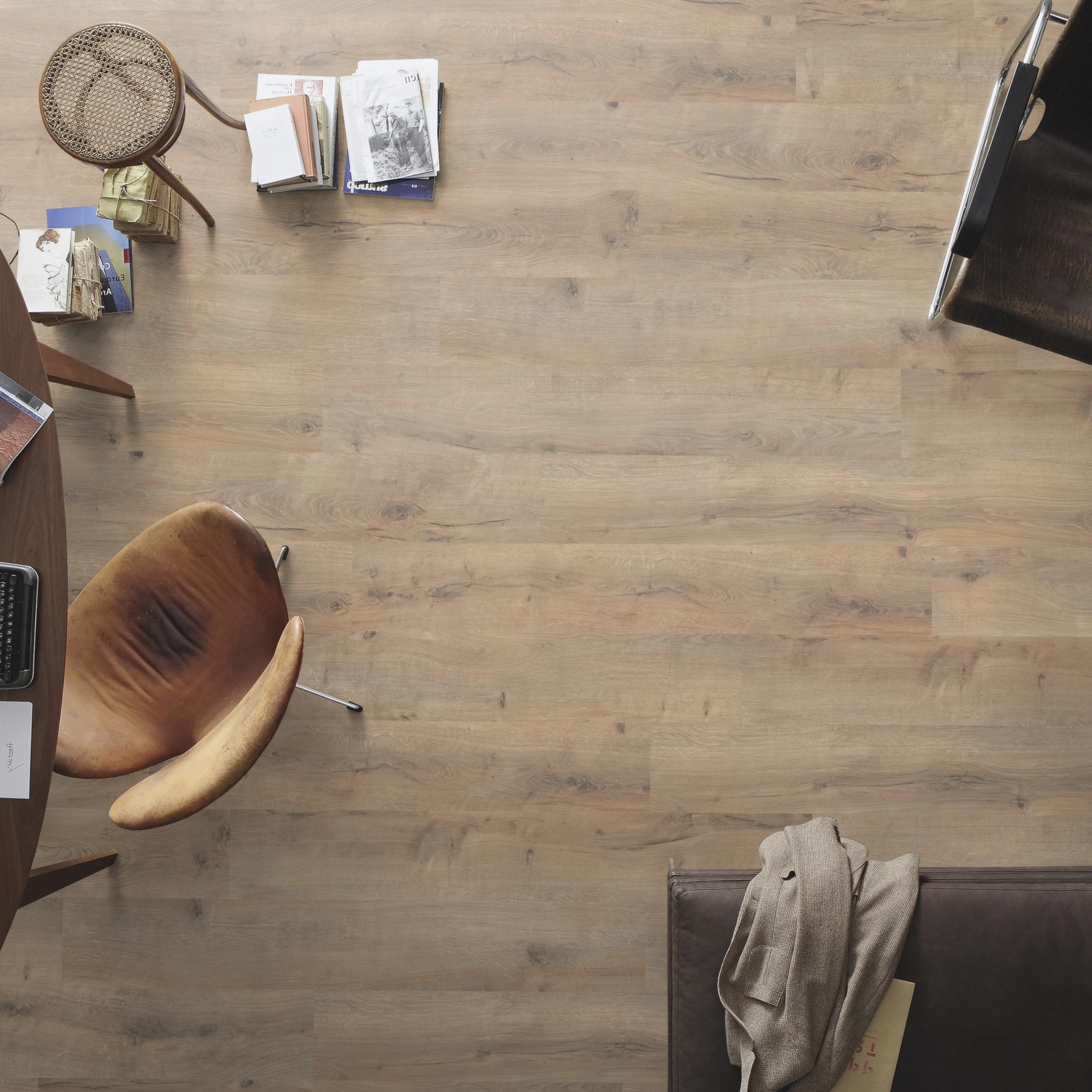 Milieubild Büro mit ovalem Tisch - Draufsicht - MEISTER Laminat LC 55 Risseiche Terra Milieubild Büro mit ovalem Tisch - Draufsicht - MEISTER 600012-1288198-06439