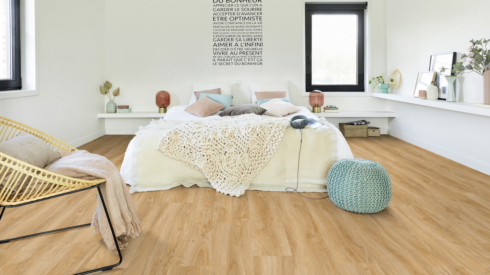Milieubild Modernes Schlafzimmer - Bett mit Stuhl - Tarkett 24524008