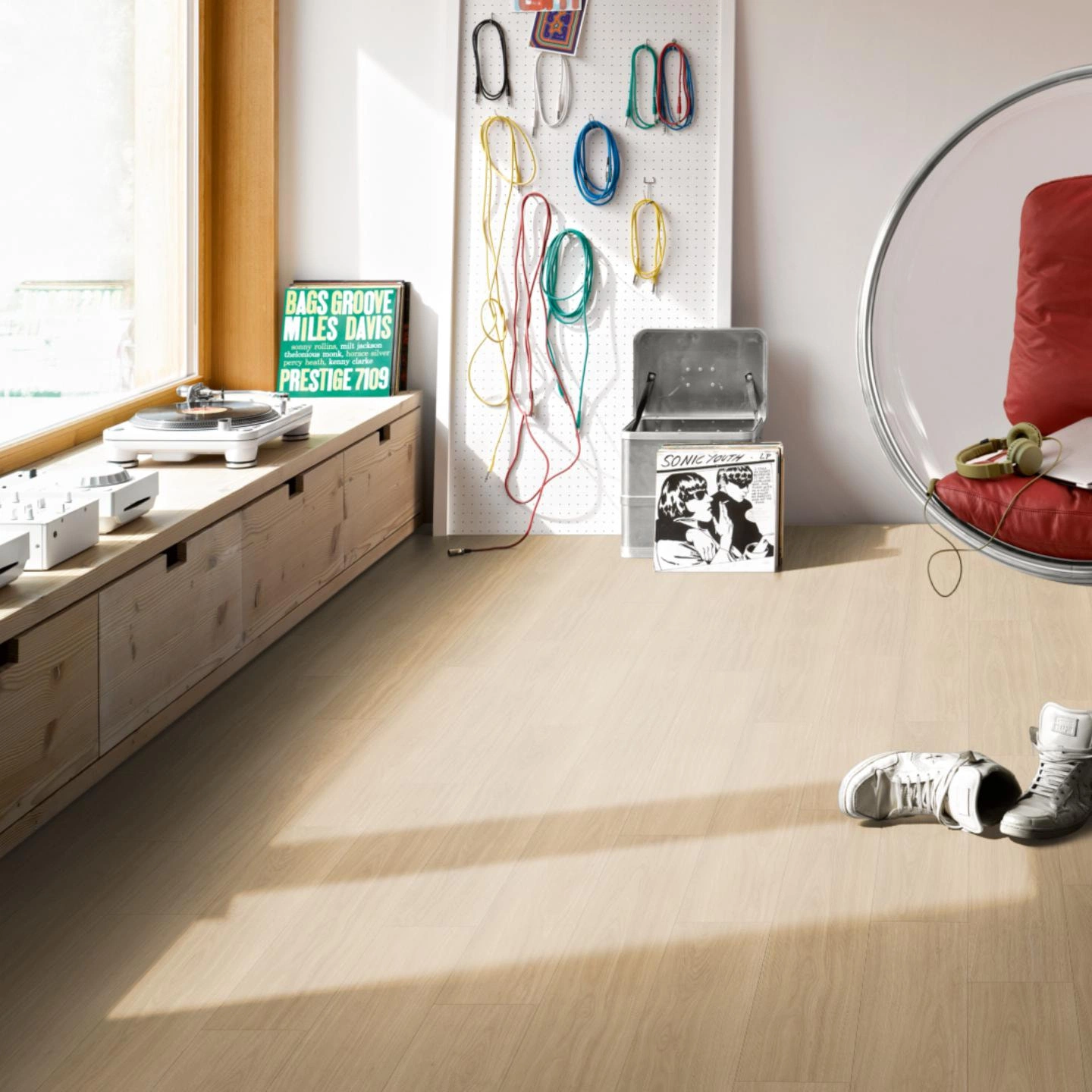 Milieubild Musikzimmer mit Plattenspieler - Parador HDF Klick-Designboden Modular ONE Eiche Artemis natur Milieubild Musikzimmer mit Plattenspieler - Parador 1748717