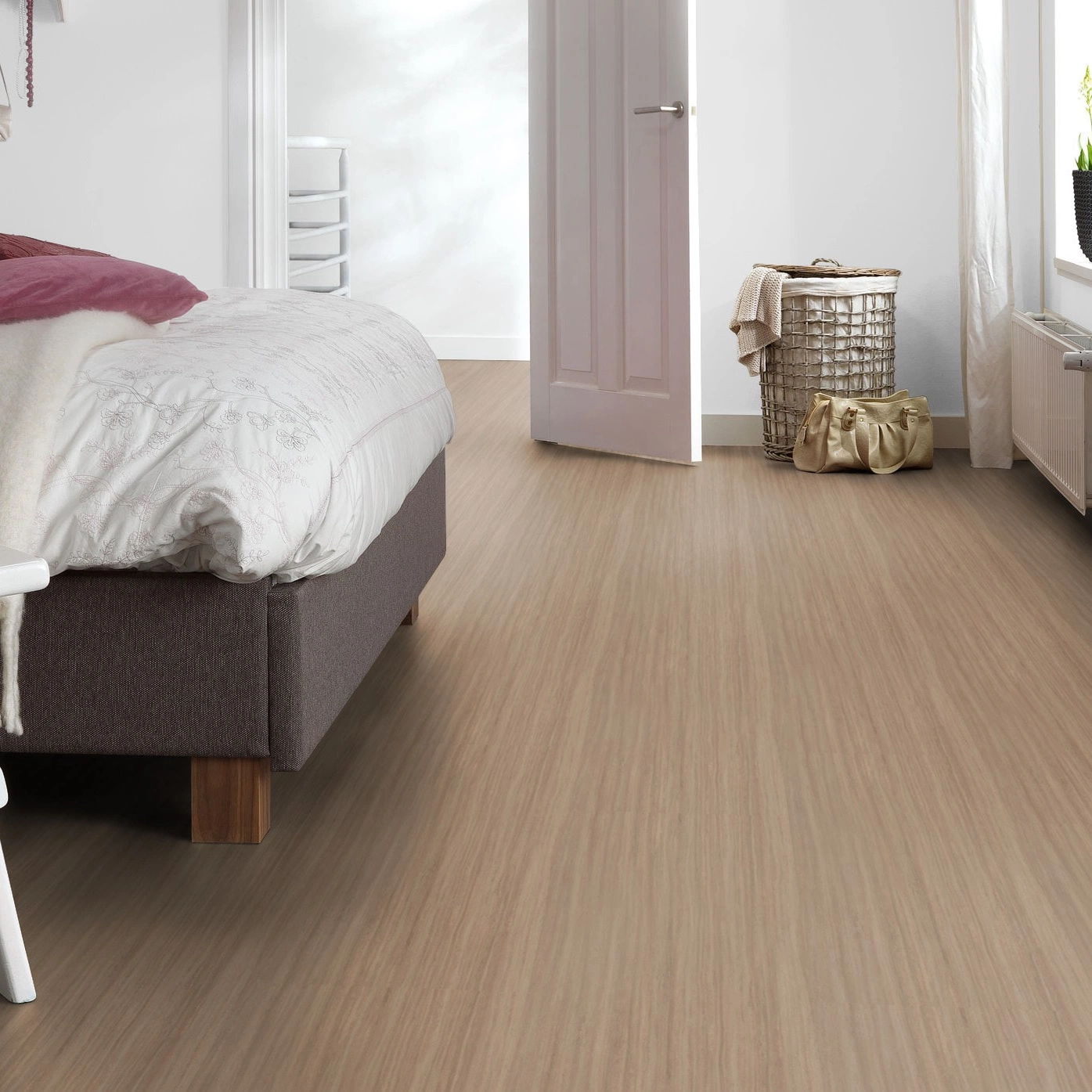 Milieubild Schlafzimmer mit Hocker - Forbo Flooring Marmoleum Click Withered Prairie Milieubild Schlafzimmer mit Hocker - Forbo Flooring 176504