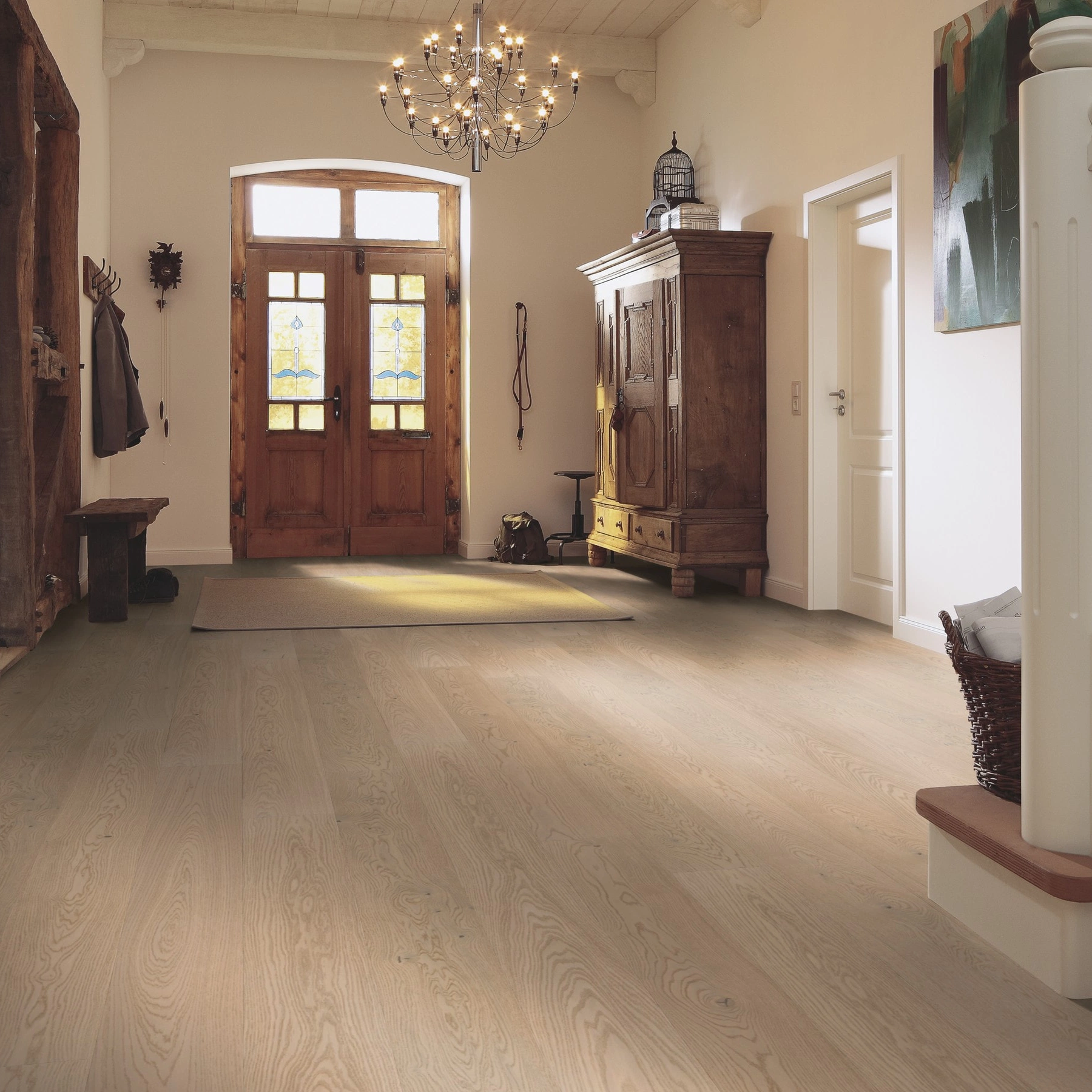 Milieubild Eingangsbereich mit Flur im Landhaus-Stil - MEISTER Furnierboden HD 100 Natureflex Eiche lebhaft cremeweiß Milieubild Eingangsbereich mit Flur im Landhaus-Stil - MEISTER 500139-2200210-20014