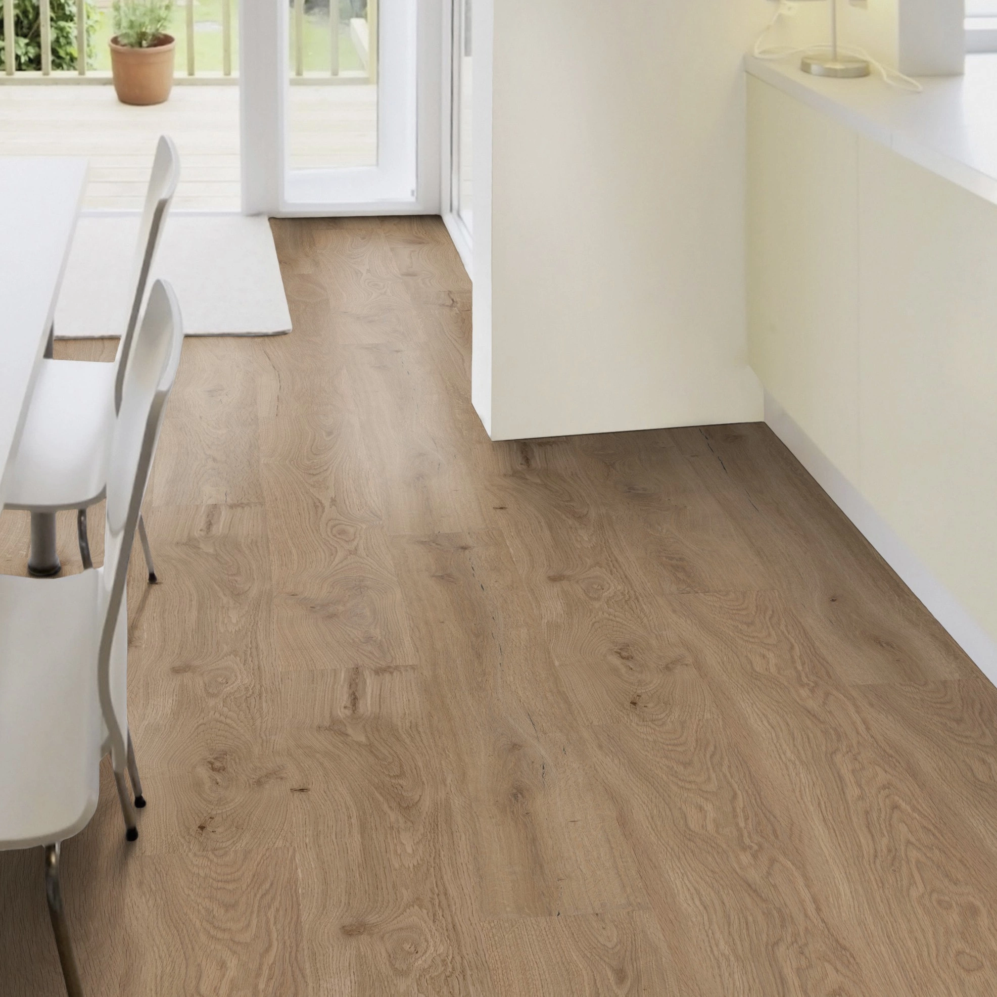 Milieubild Esszimmer mit Terrassentür - Wicanders Wise HDF Klick-Designboden wood Natural Dakota Oak Milieubild Esszimmer mit Terrassentür - Wicanders Wise 80003593