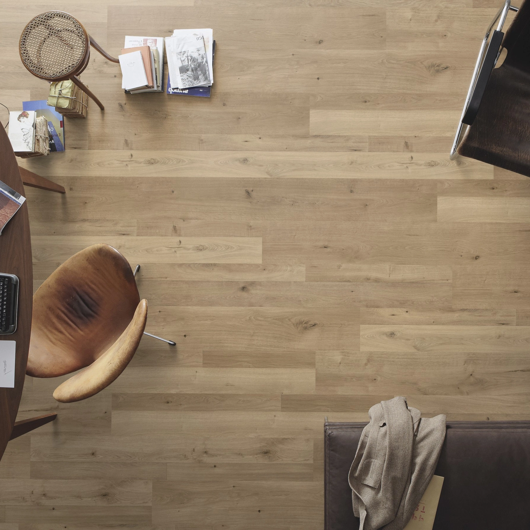 Milieubild Büro mit ovalem Tisch - Draufsicht - MEISTER Laminat LC 55 S Natural Oak Milieubild Büro mit ovalem Tisch - Draufsicht - MEISTER 600013-1288198-06675
