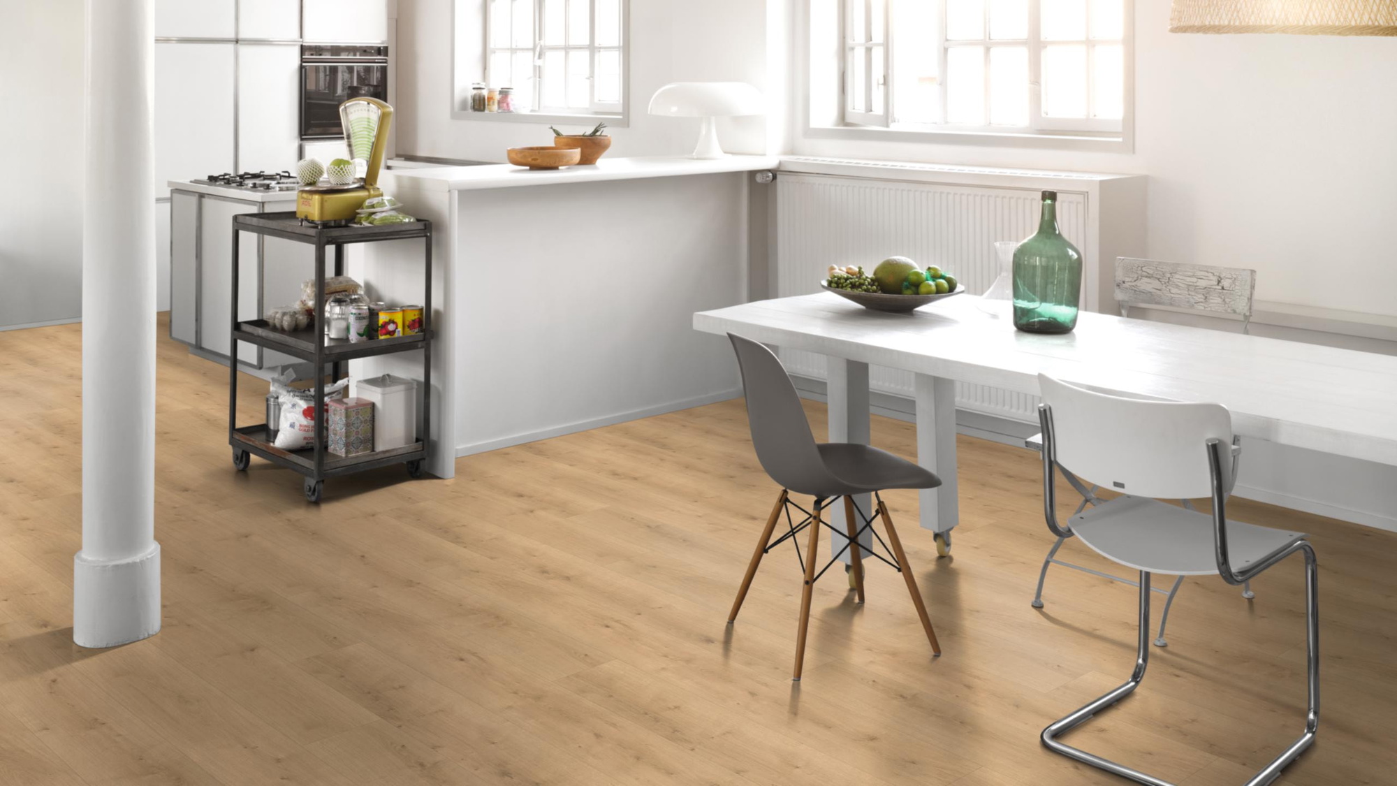 Milieubild Küche mit Essbereich - Parador HDF Klick-Designboden Modular ONE Eiche Pure natur Milieubild Küche mit Essbereich - Parador 1730802