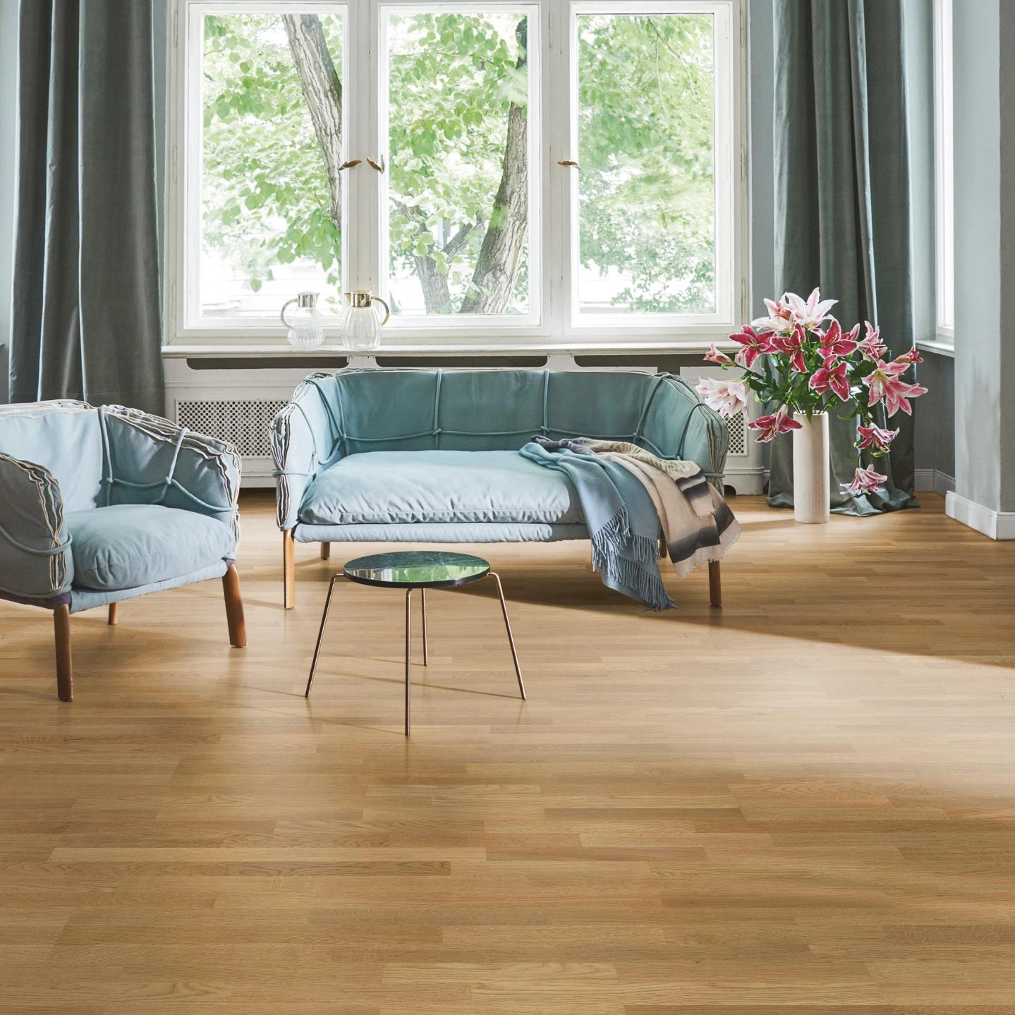 Milieubild Wohnzimmer in Stadtwohnung - Parador Parkett Classic 3060 Eiche Milieubild Wohnzimmer in Stadtwohnung - Parador 1518101