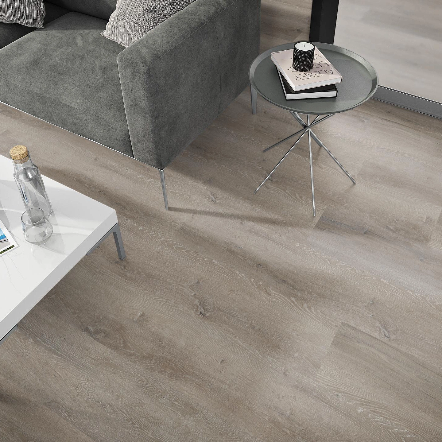 Milieubild Wohnzimmer - Sofa mit Beistelltisch und Glastür - nexflor Rigid Klick-Vinyl Helios Click Collection Marathon Oak Milieubild Wohnzimmer - Sofa mit Beistelltisch und Glastür - nexflor NXF-20030-003