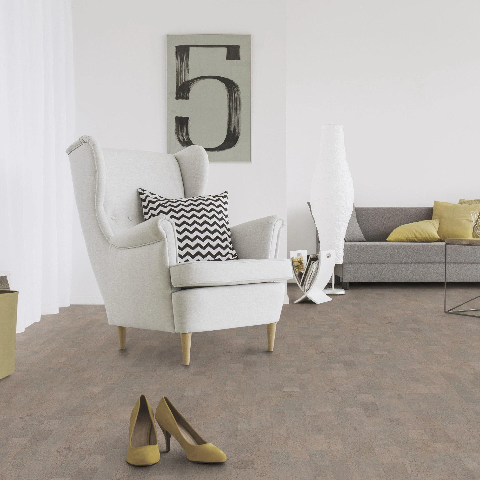 Milieubild Wohnzimmer mit Sessel und Sofa - Wicanders Wise HDF Klick-Korkboden cork Essence Identity Silver Milieubild Wohnzimmer mit Sessel und Sofa - Wicanders Wise 80001652