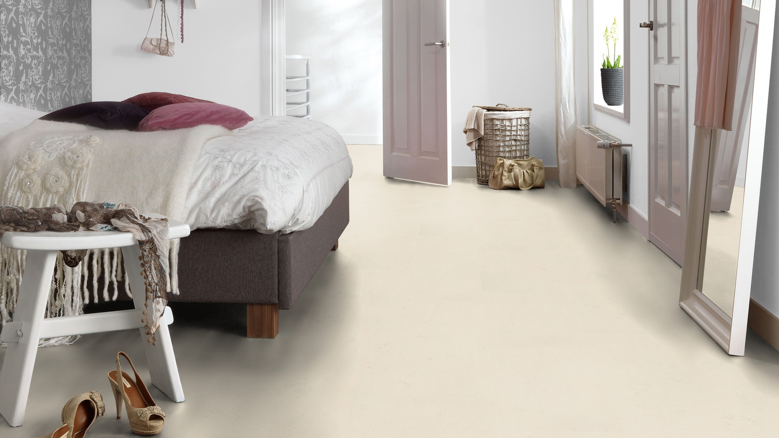 Milieubild Schlafzimmer mit Hocker - Forbo Flooring 176470
