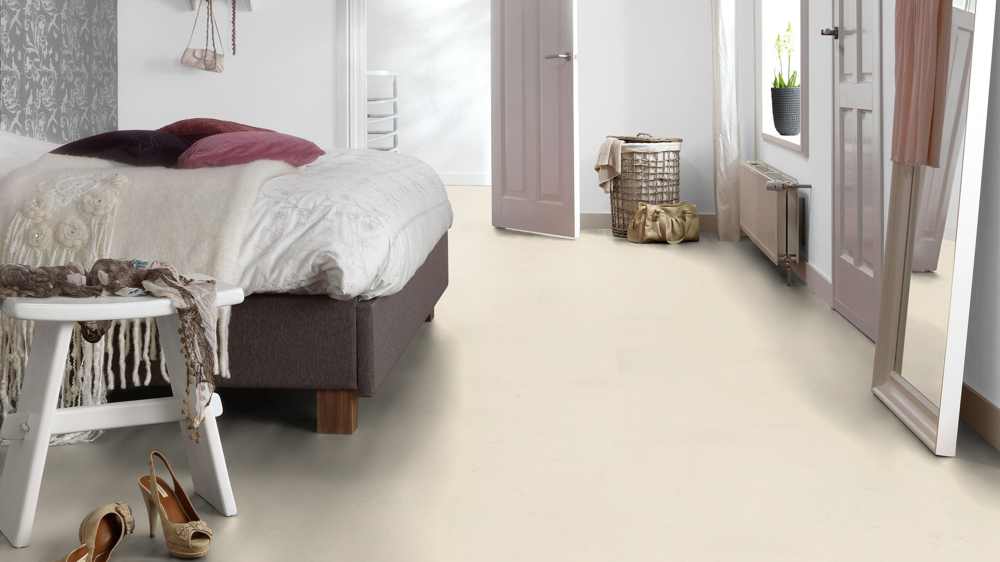 Milieubild Schlafzimmer mit Hocker - Forbo Flooring Marmoleum Click Moon Milieubild Schlafzimmer mit Hocker - Forbo Flooring 176470