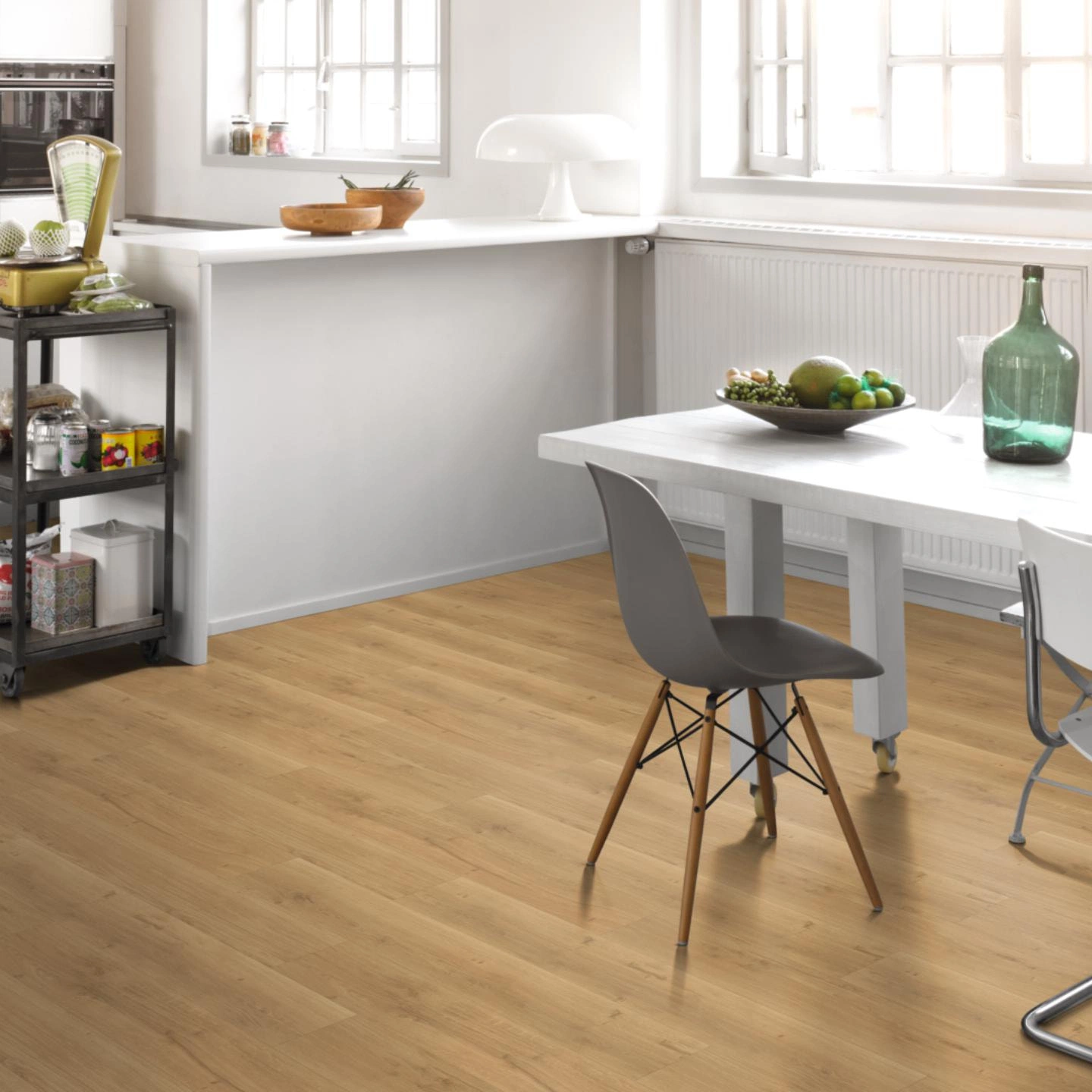 Milieubild Küche mit Essbereich - Parador HDF Klick-Designboden Modular ONE Eiche Spirit natur Milieubild Küche mit Essbereich - Parador 1730772
