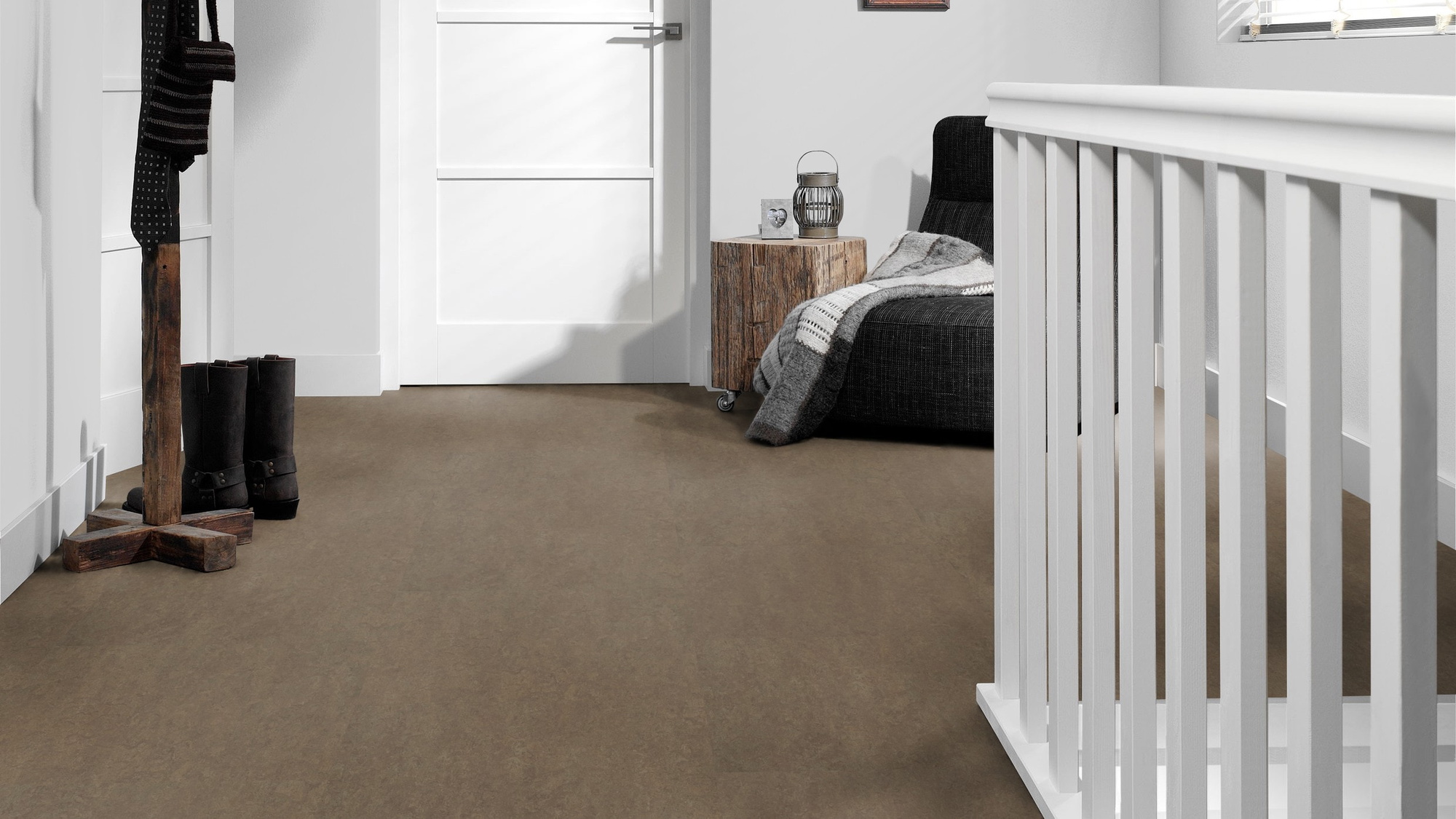 Milieubild Flur mit Treppenlauf - Forbo Flooring Marmoleum Modular Neutral Clay Milieubild Flur mit Treppenlauf - Forbo Flooring 255285
