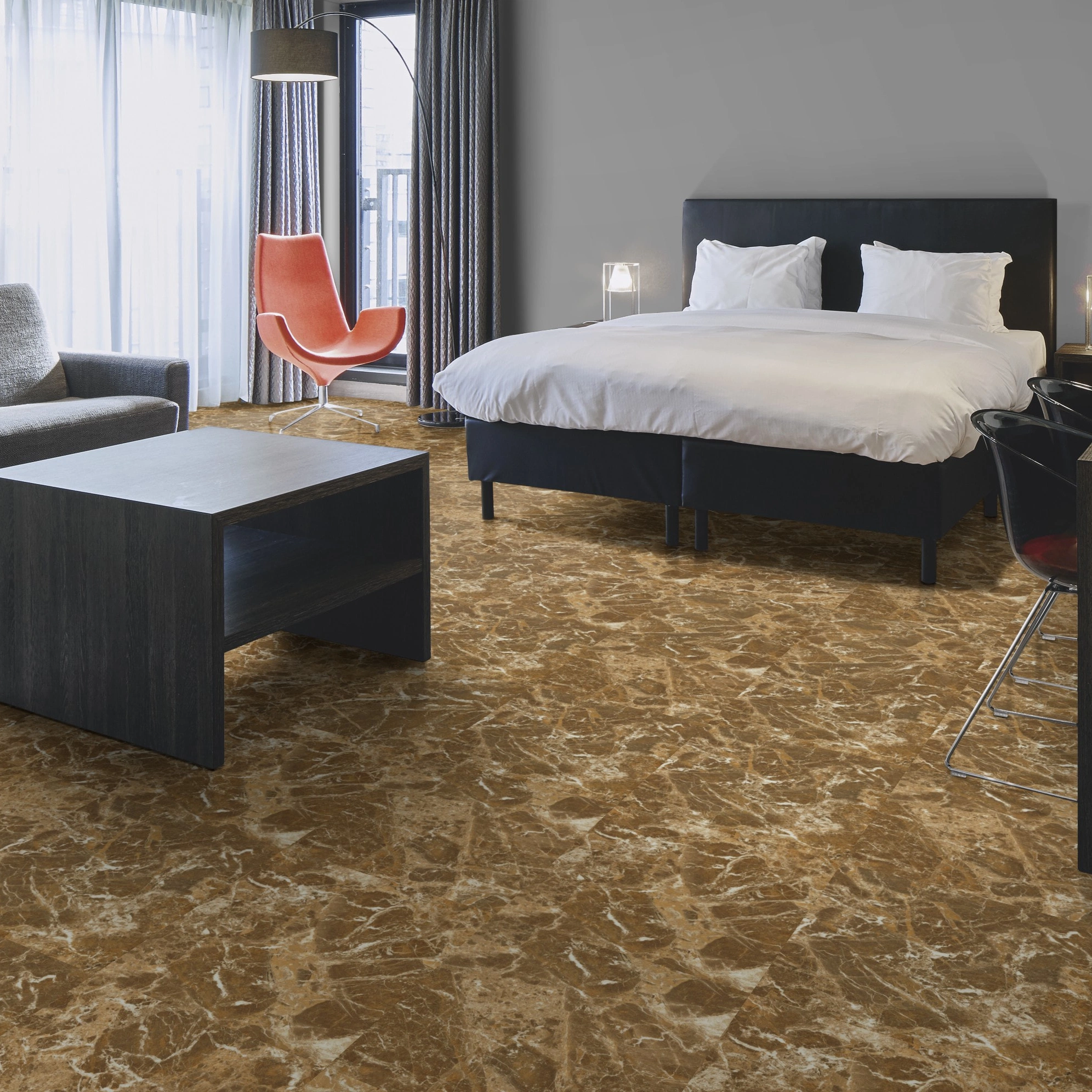 Milieubild Hotelzimmer mit Kingsize-Bett - Forbo Flooring Klebe-Vinyl Allura Dryback 0.55 Material Ochre Marble Milieubild Hotelzimmer mit Kingsize-Bett - Forbo Flooring 243645