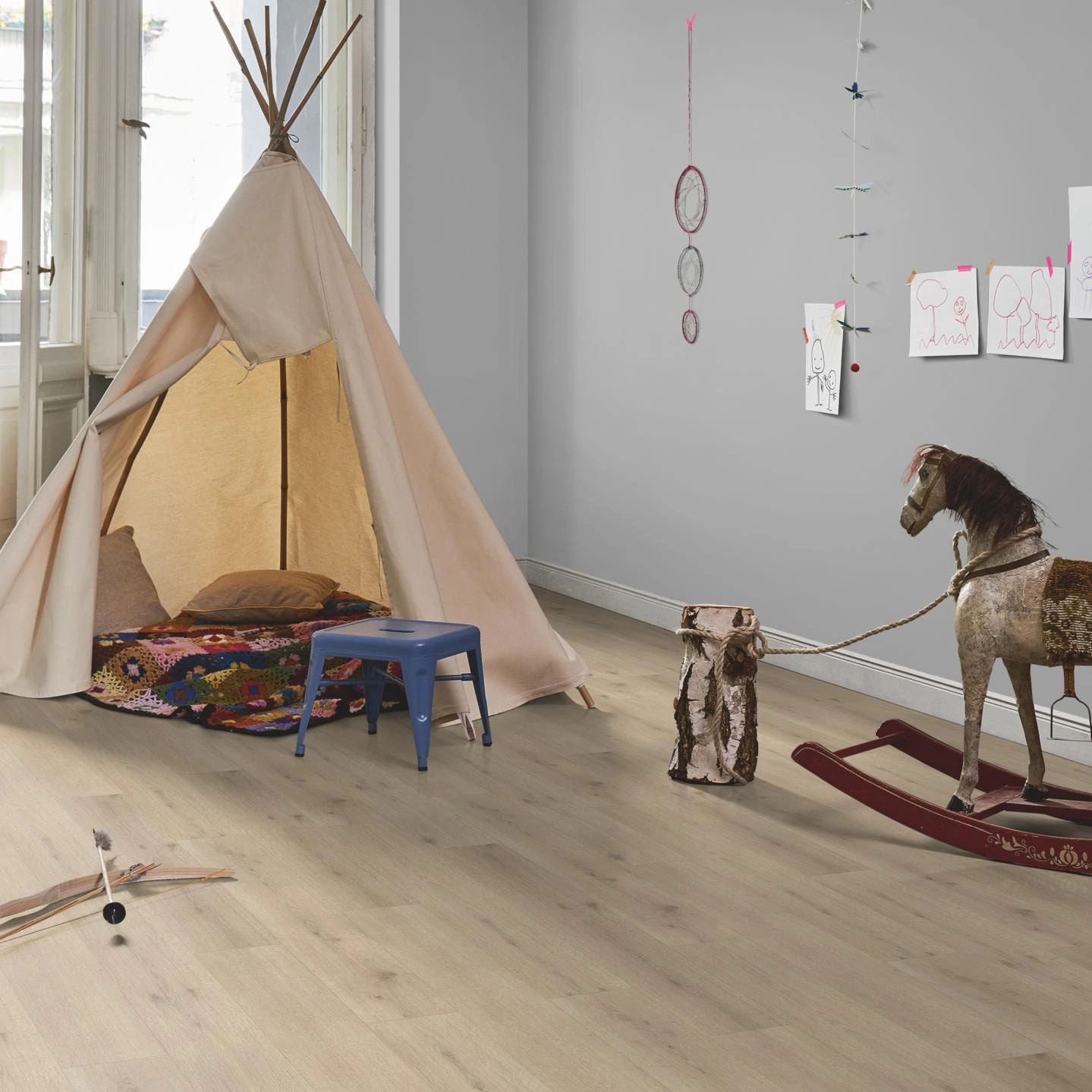 Milieubild Kinderzimmer in Stadtwohnung - Parador HDF Klick-Designboden Modular ONE Eiche Urban hell Milieubild Kinderzimmer in Stadtwohnung - Parador 1730769