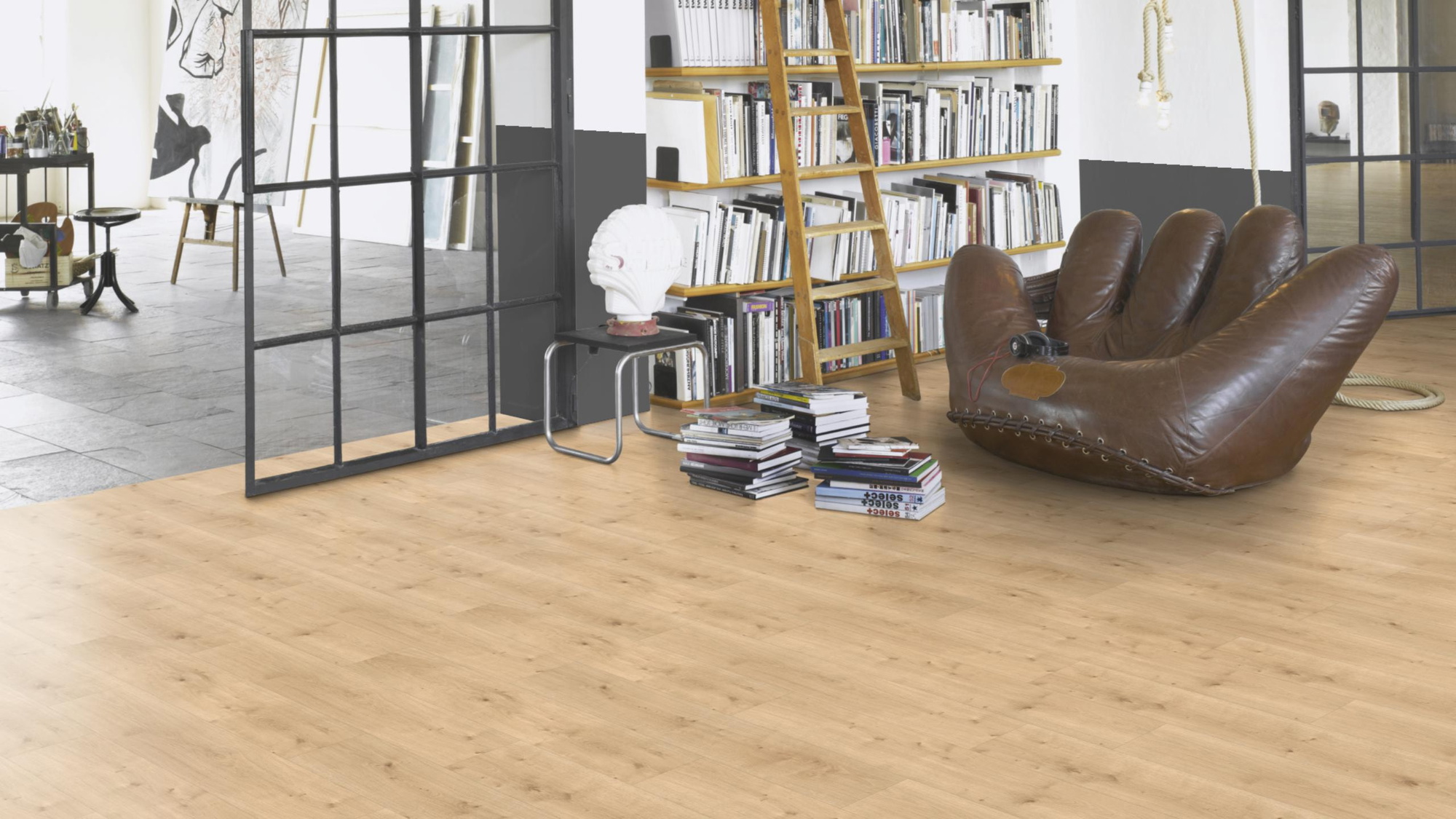 Milieubild Modernes Wohnzimmer mit Atelier - Parador HDF Klick-Designboden Modular ONE Eiche Pure hell Milieubild Modernes Wohnzimmer mit Atelier - Parador 1730767