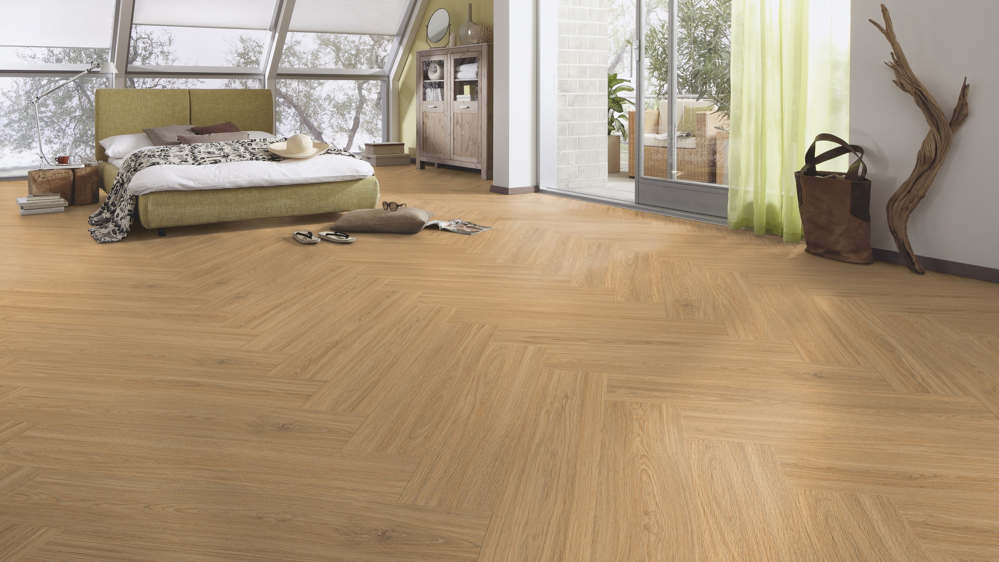 Milieubild Schlafzimmer im modernen Dachgeschoss - MEISTER Laminat LS 350 Princess Oak sand Milieubild Schlafzimmer im modernen Dachgeschoss - MEISTER 600001-0840168-06895