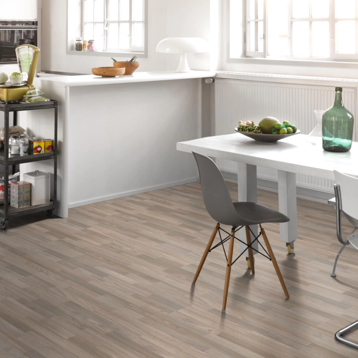 Milieubild Küche mit Essbereich - Parador Laminat Basic 400 Ocean Teak Milieubild Küche mit Essbereich - Parador 1426506
