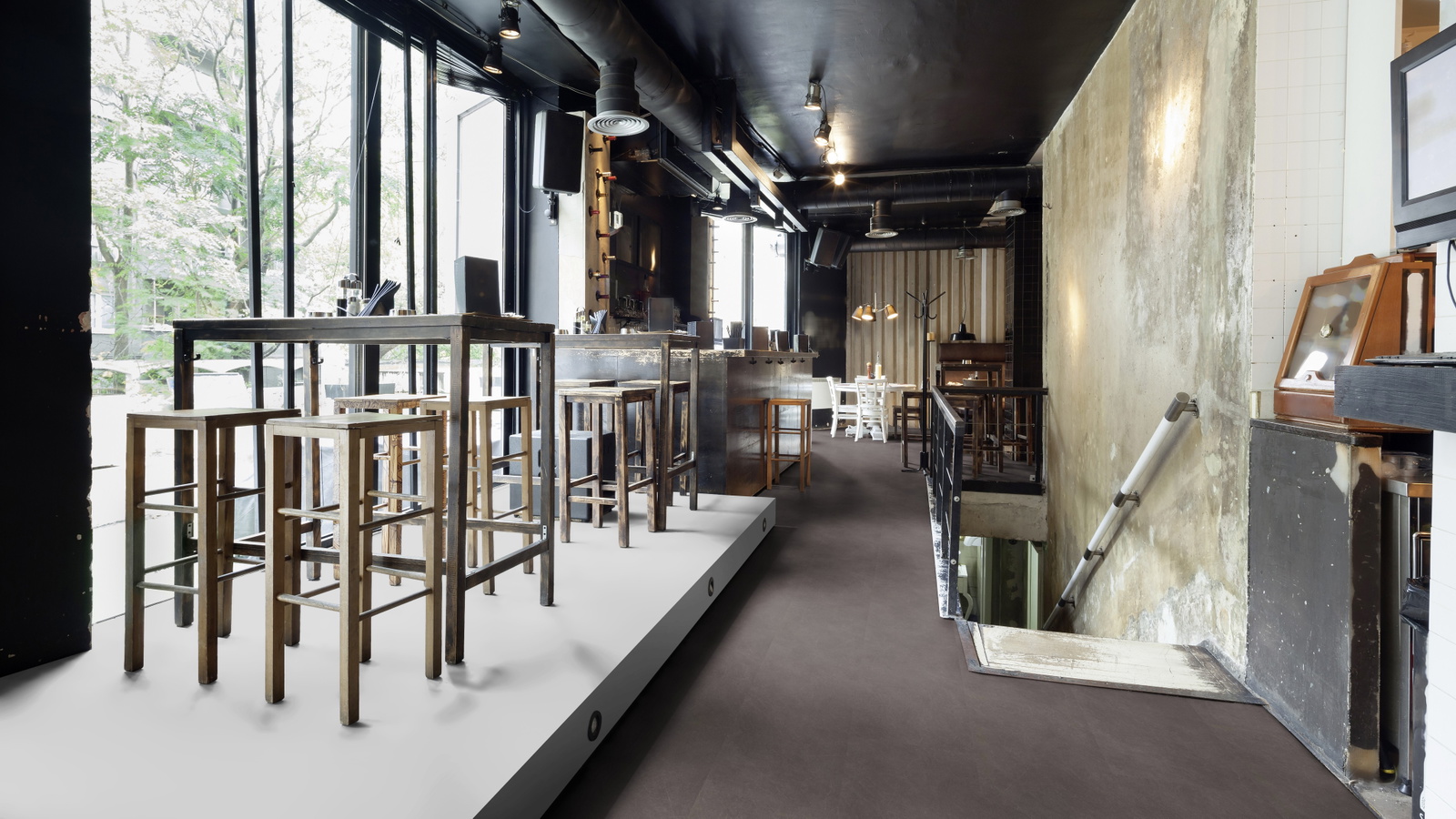 Milieubild Restaurant - Bar mit Tischen und Hockern - wineo PL15403SXL
