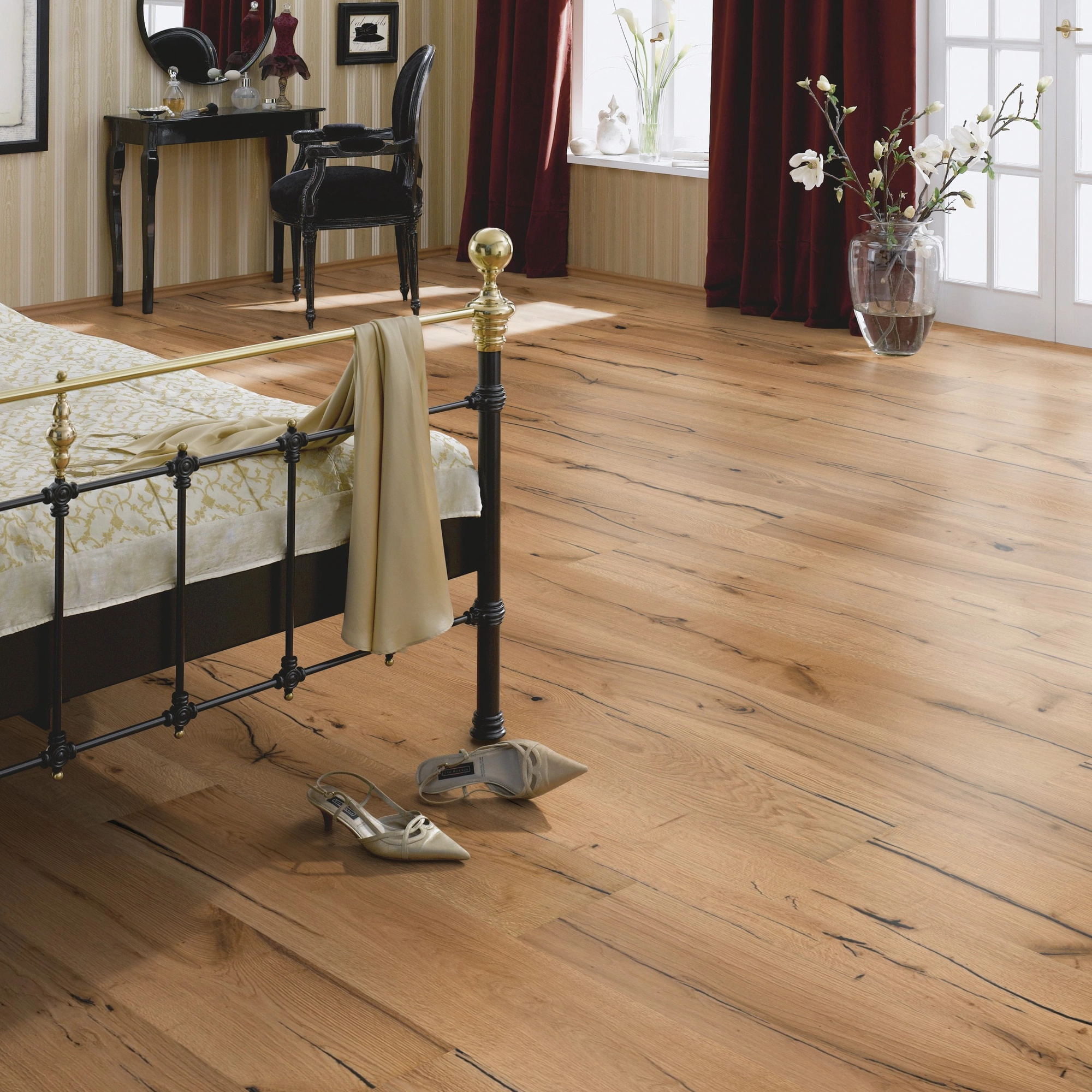 Milieubild Luxuriöses Schlafzimmer - Bennett & Jones Parkett Britain's Finest Oak No.110 Keele Milieubild Luxuriöses Schlafzimmer - Bennett & Jones 1148010110