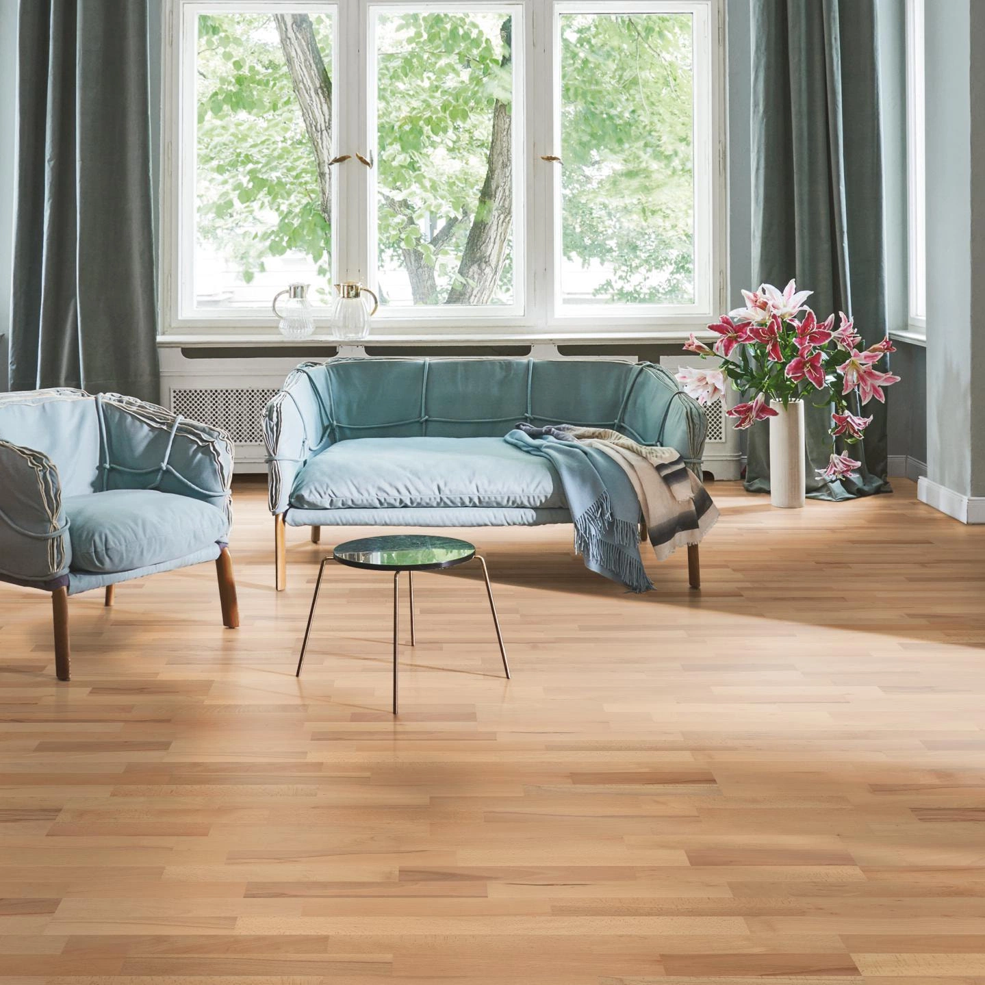 Milieubild Wohnzimmer in Stadtwohnung - Parador Parkett Classic 3060 Buche Milieubild Wohnzimmer in Stadtwohnung - Parador 1518103